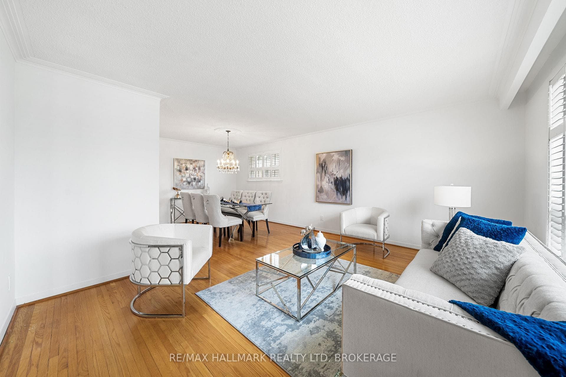 33 Roseglen Crescent photo 8