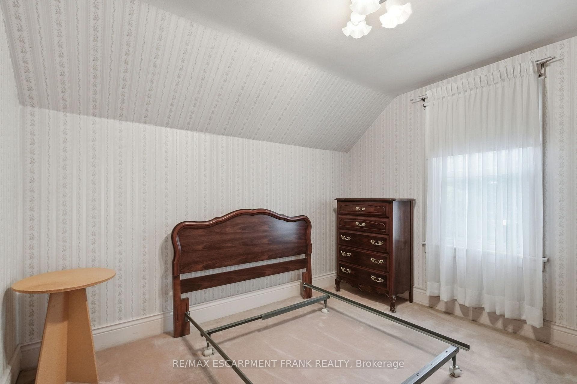 24 Cliff Avenue photo 34