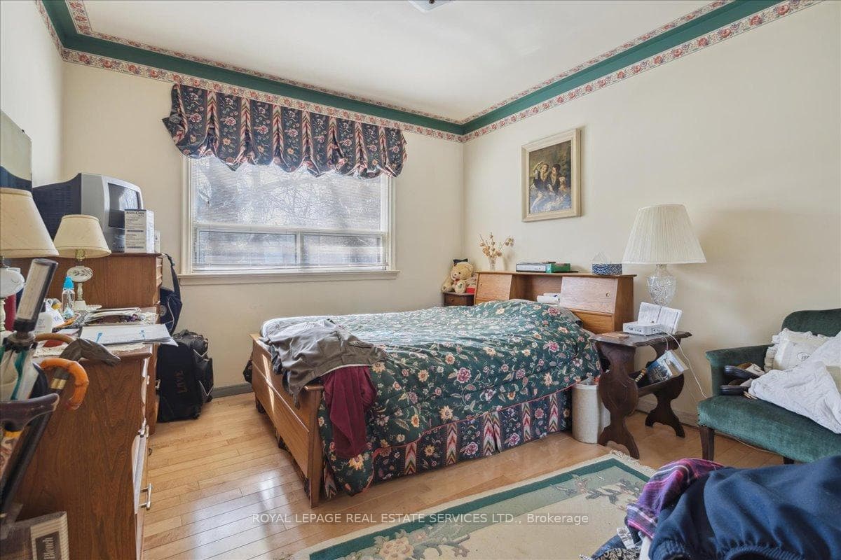 367 Maplehurst Avenue photo 12