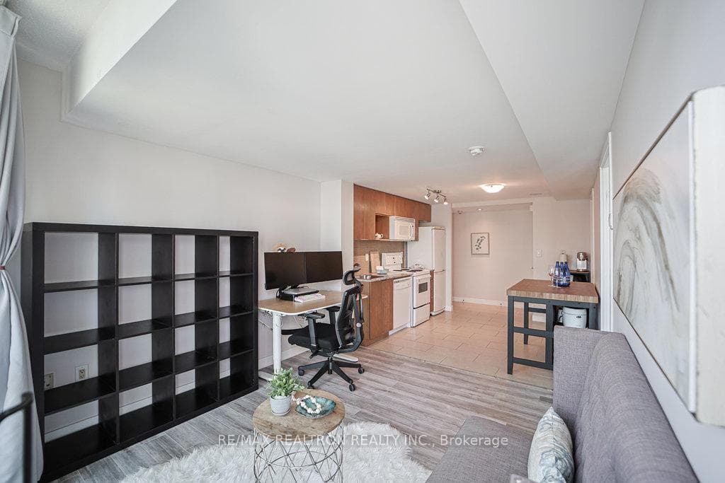 15 FORT YORK Boulevard Unit 2705 photo 19