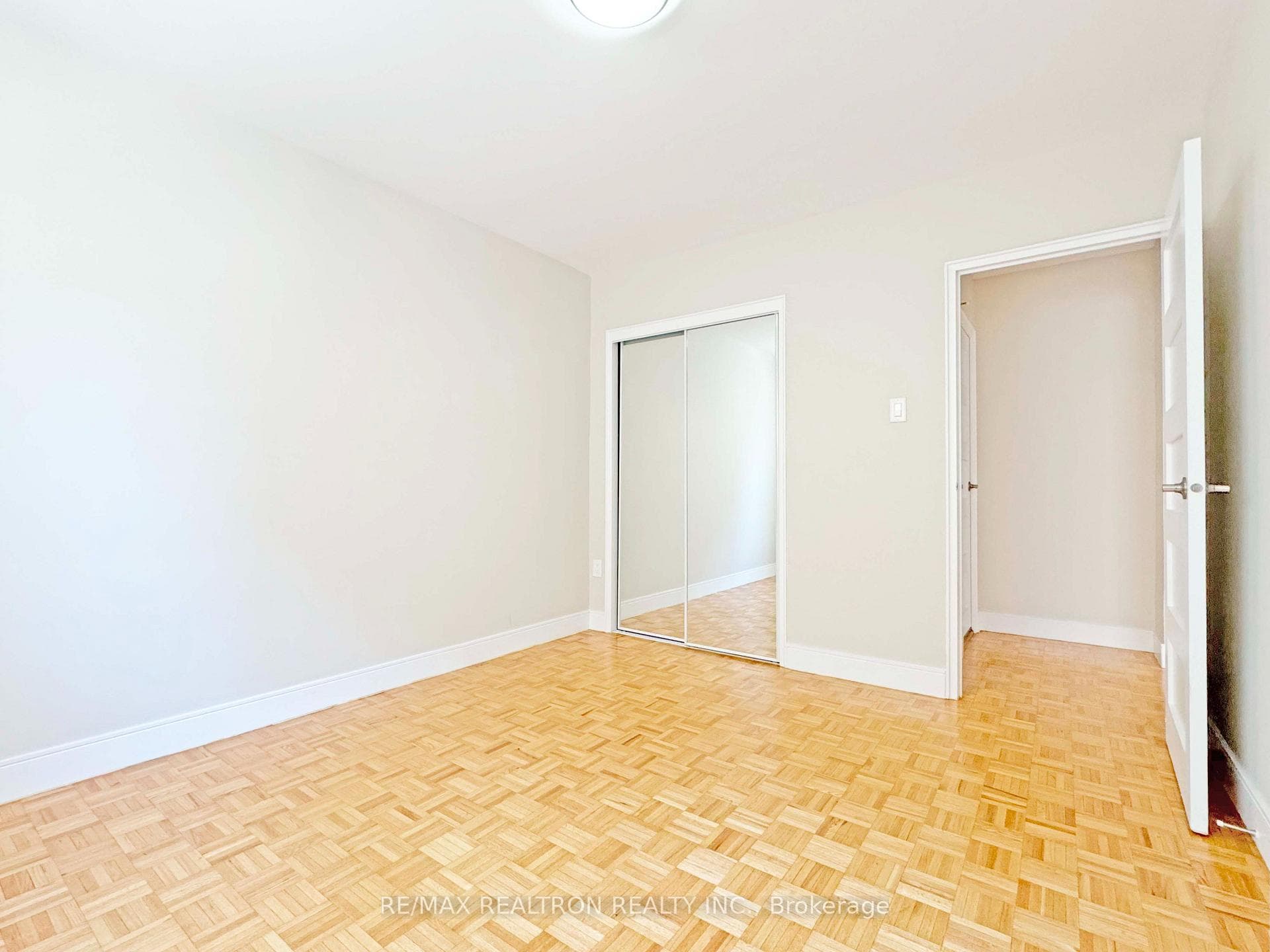 1291 Bayview Avenue Unit 603 photo 12