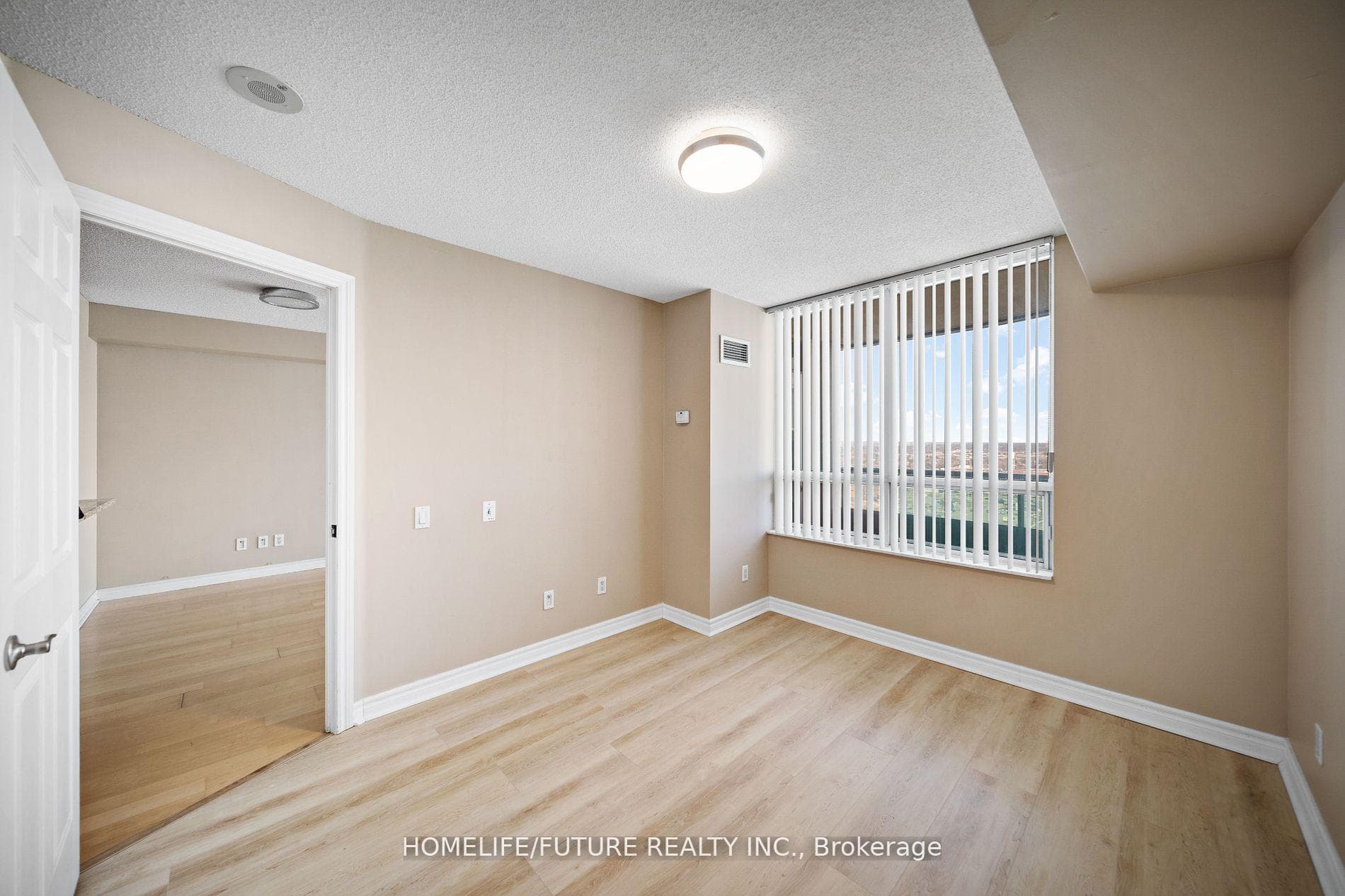 61 Town Centre Court Unit 2105 photo 8