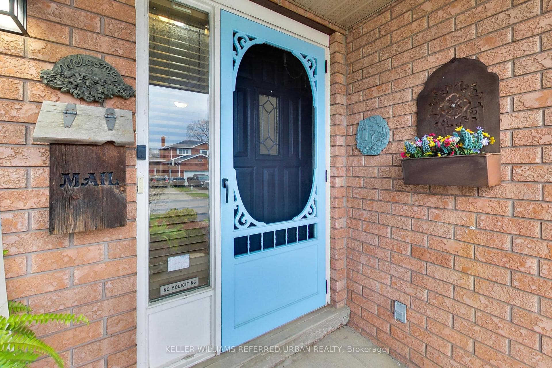 89 Chieftain Crescent photo 2