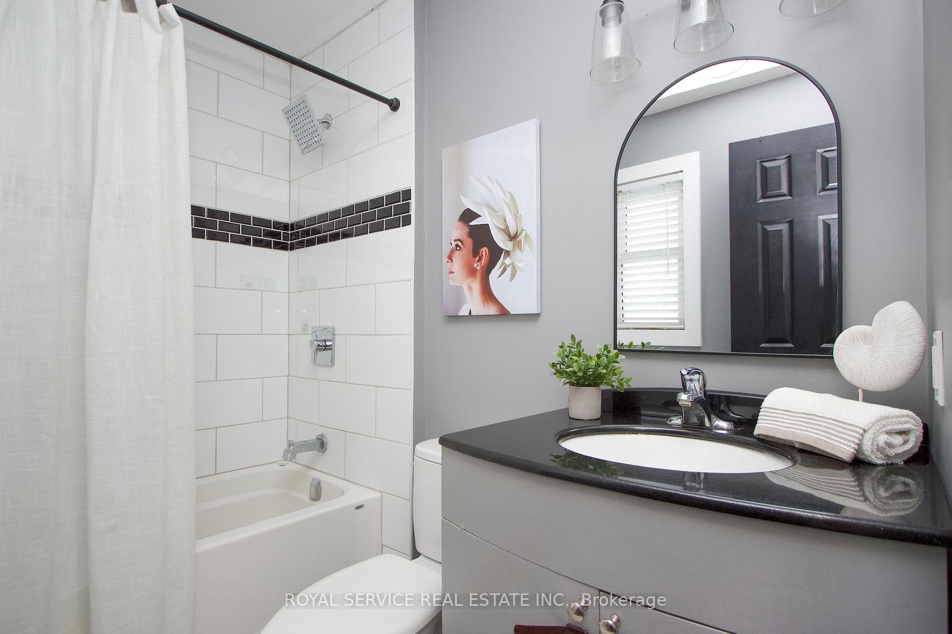383 Campbell Street photo 16