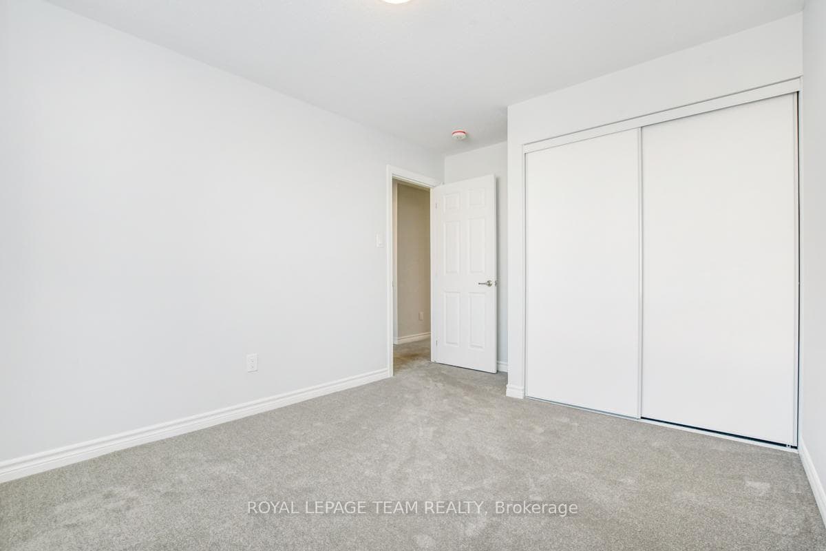21 BERMONDSEY Way photo 21