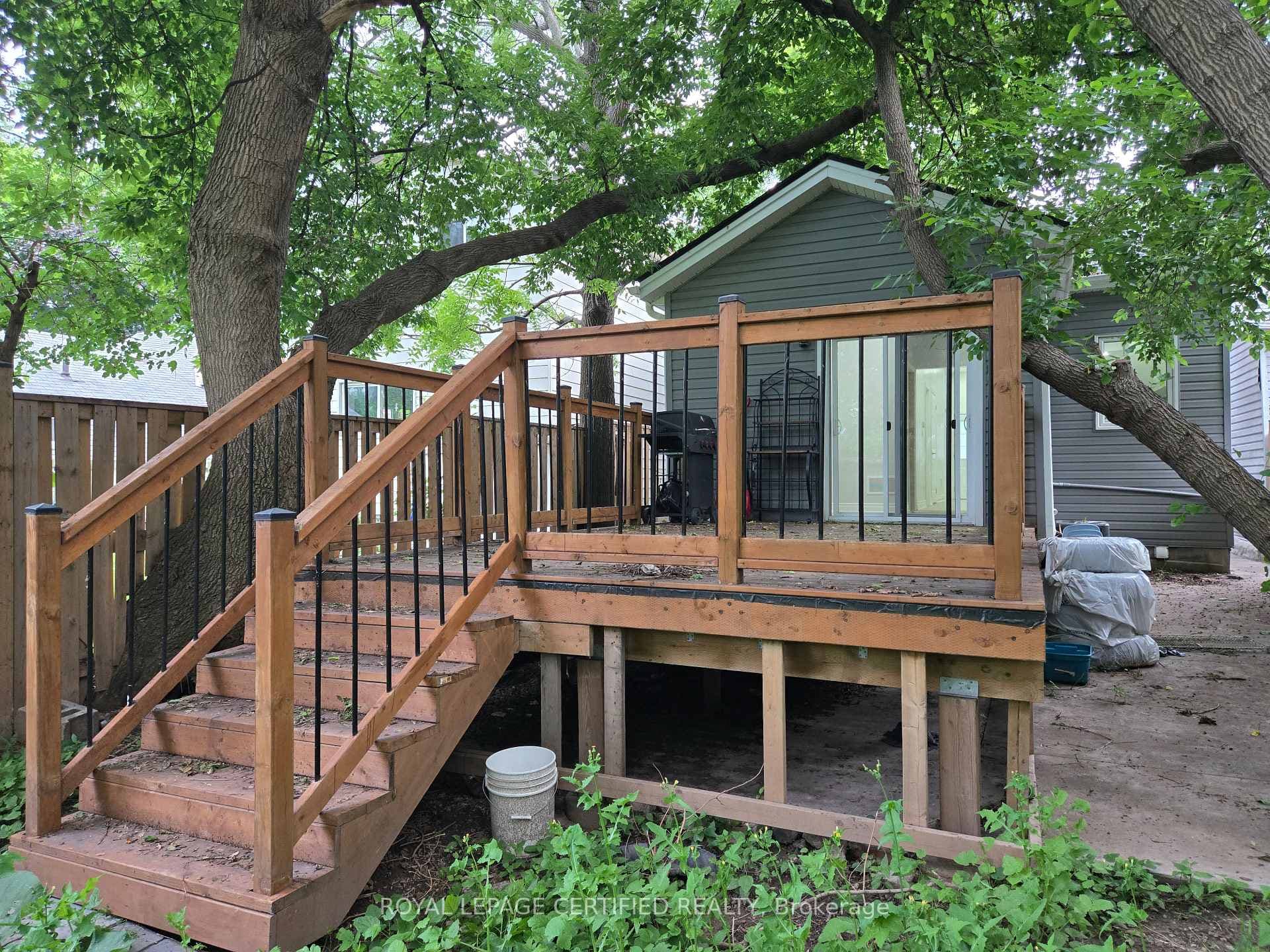 195 Picton Street photo 16