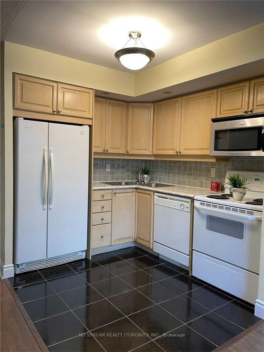 5 Northtown Way Unit 207 photo 2