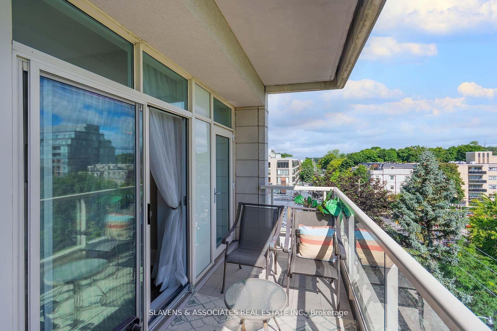 336 Spadina Road Unit 701 photo 34