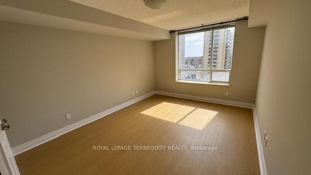 123 Eglinton Avenue Unit 1009 photo 10
