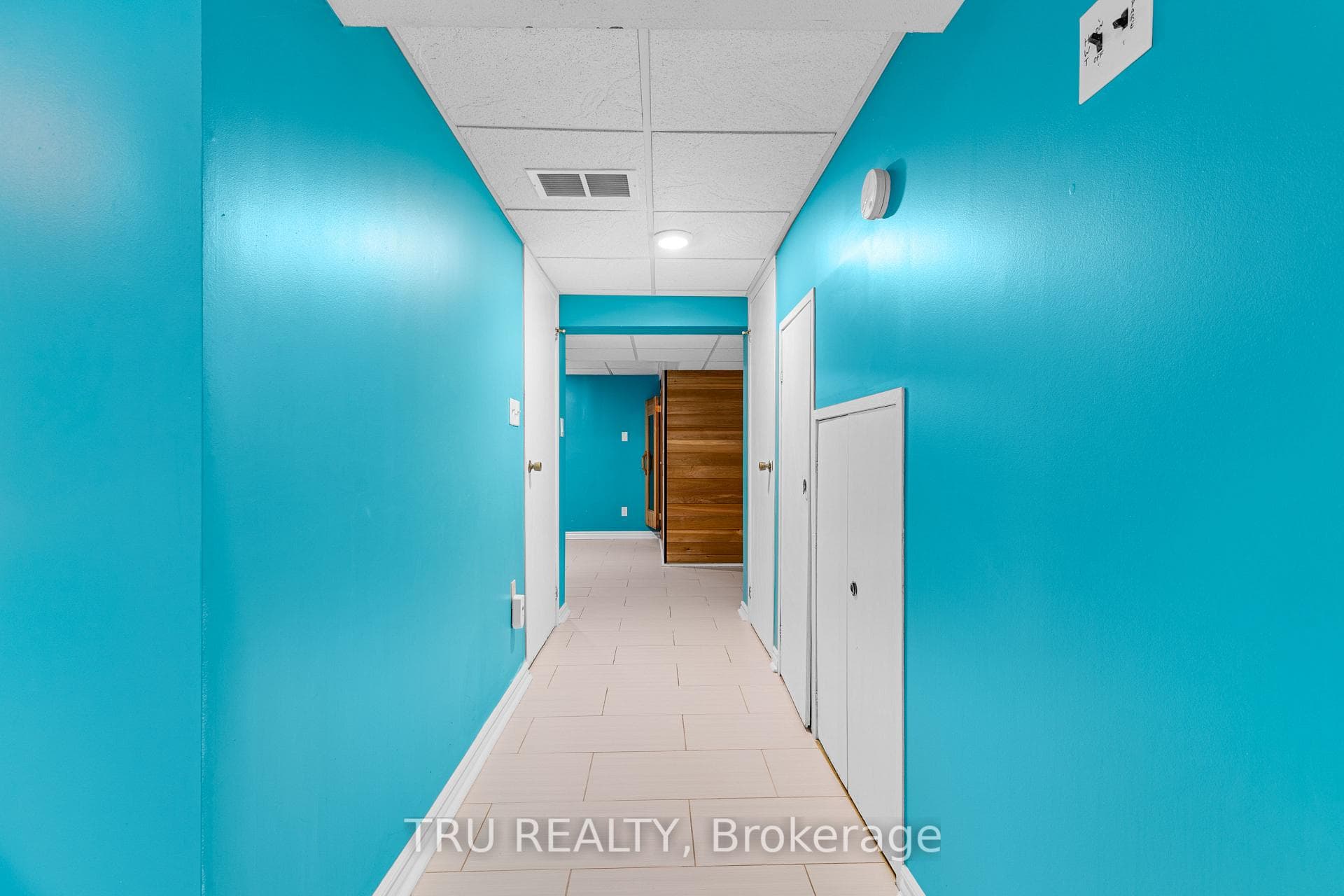 715 Mooneys Bay Place photo 33