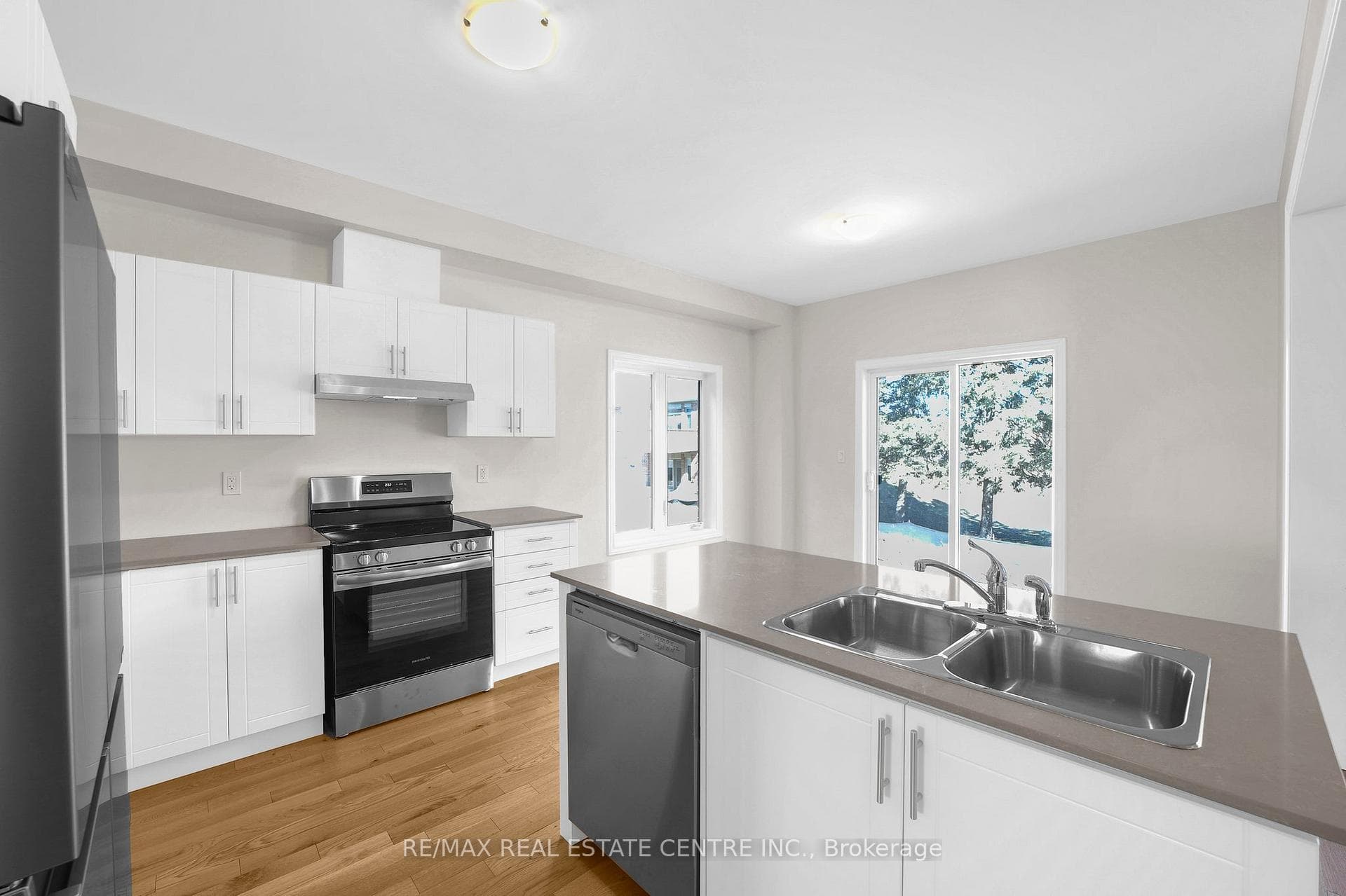 15 LAWRENCE D. PRIDHAM Avenue photo 12