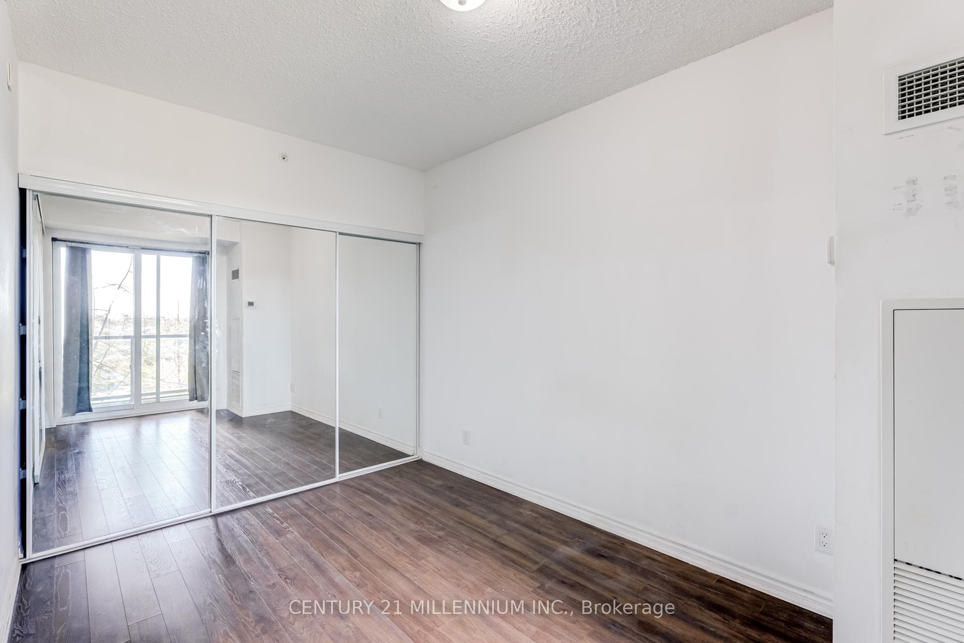 15 James Finlay Way Unit 821 photo 15