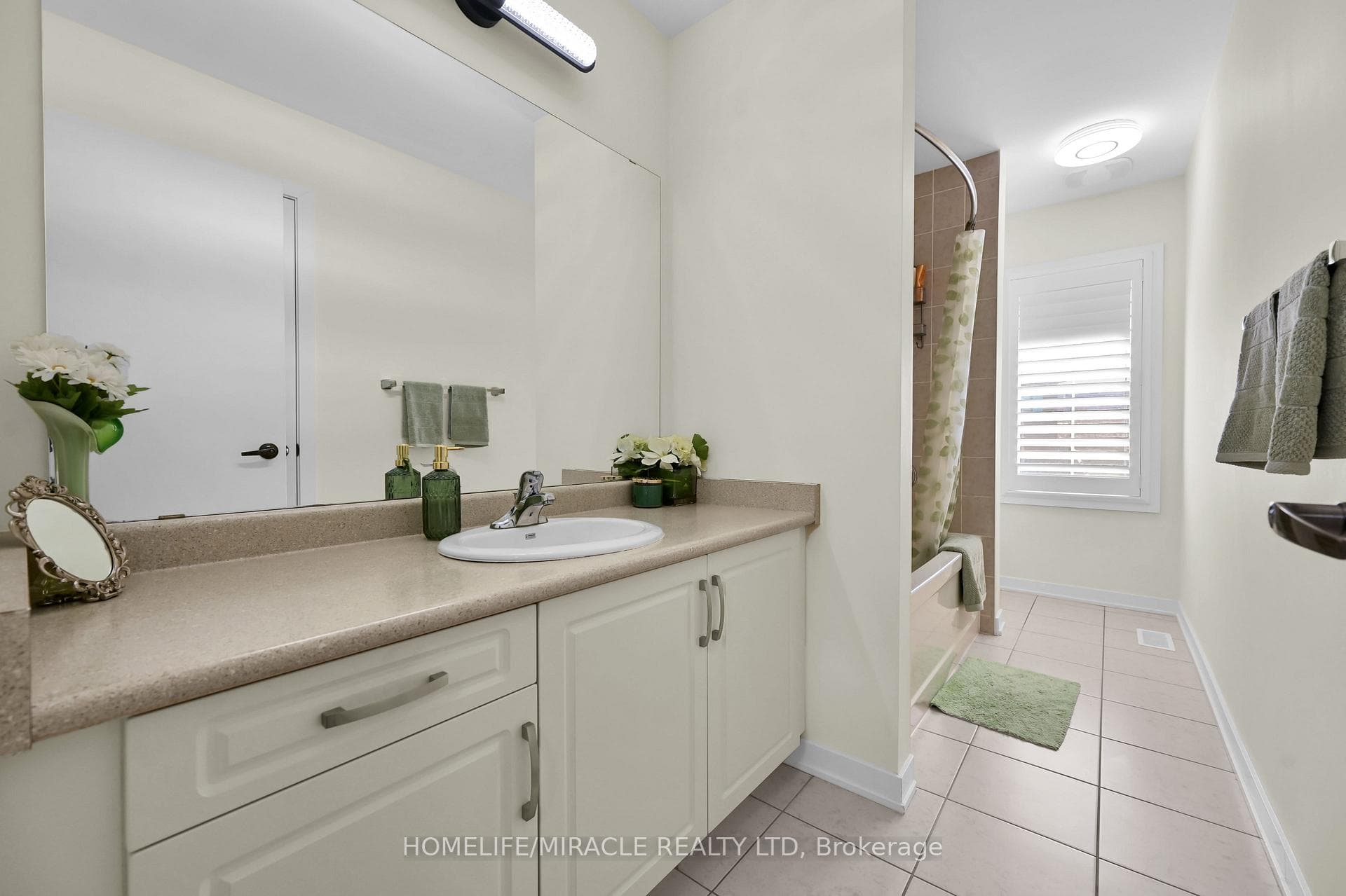 125 Crafter Crescent photo 19