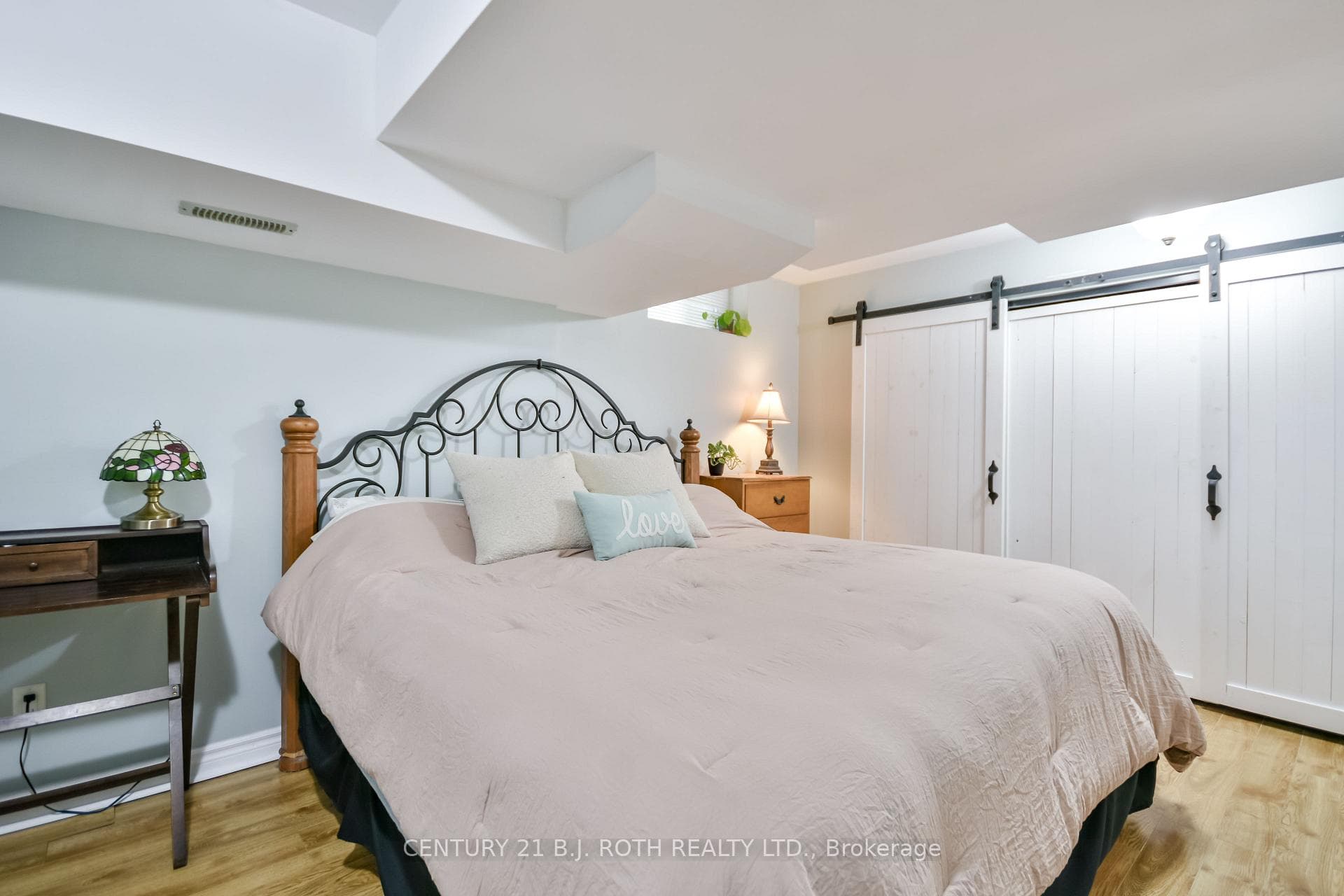61 Honey Crescent photo 31