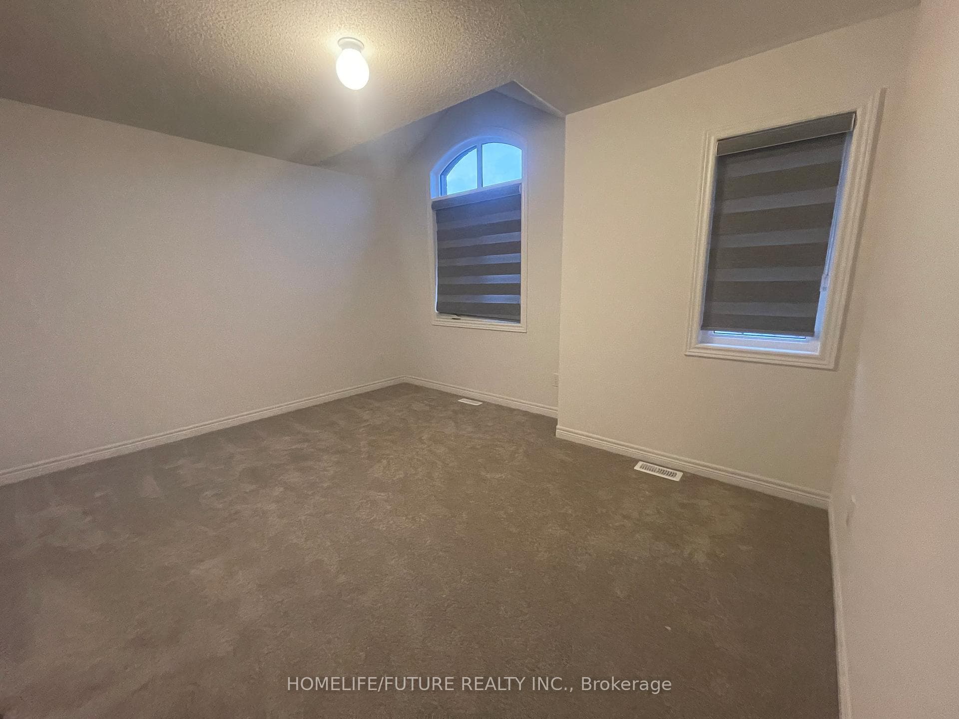 6 WAKEFIELD Boulevard photo 13