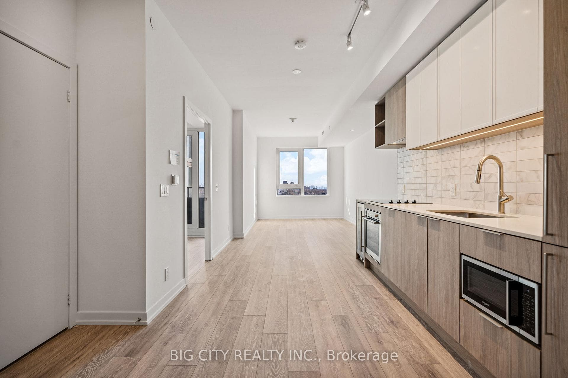 2020 Bathurst Street Unit 1202 photo 7