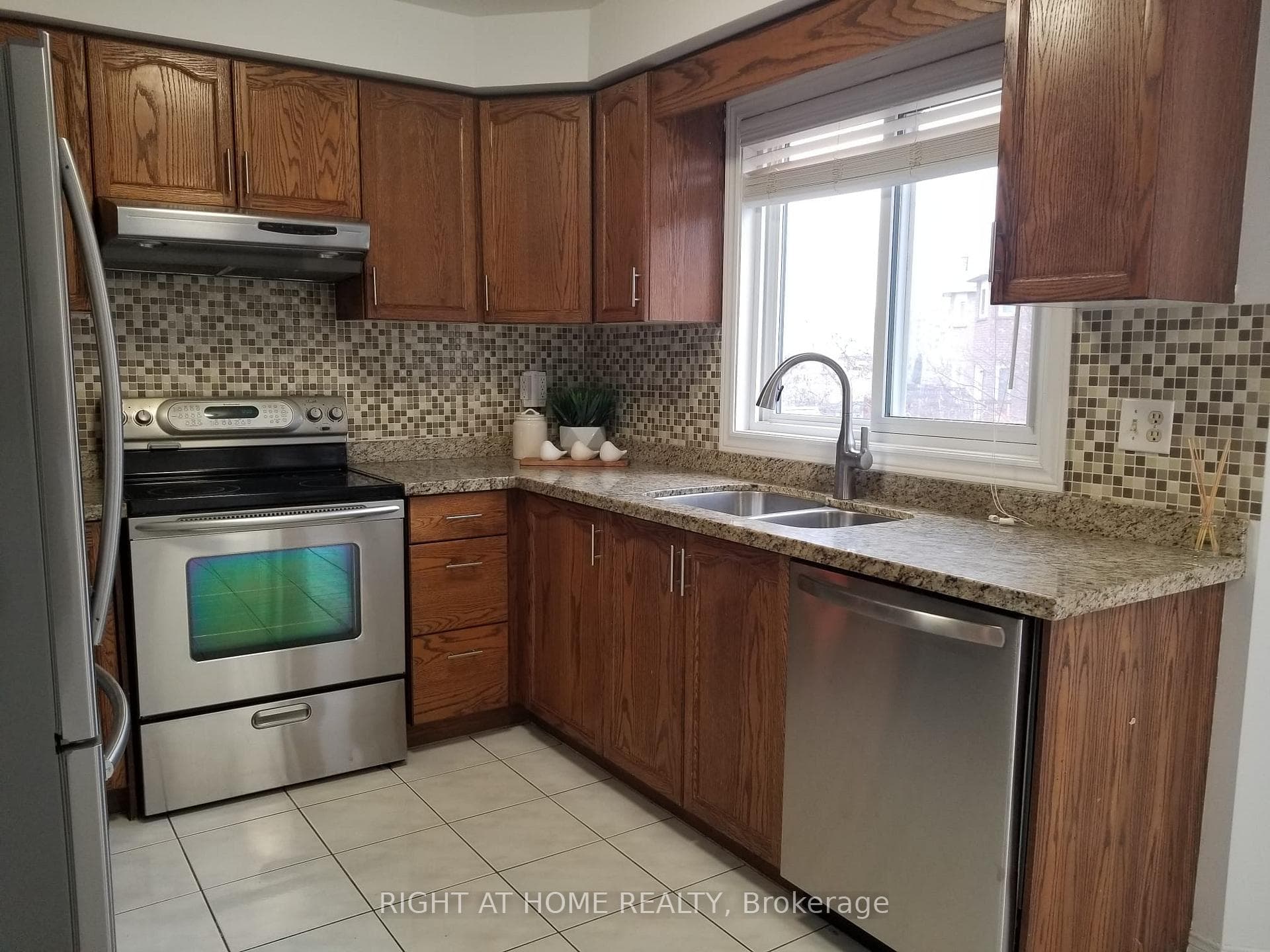 1413 Grist Mill Court photo 9