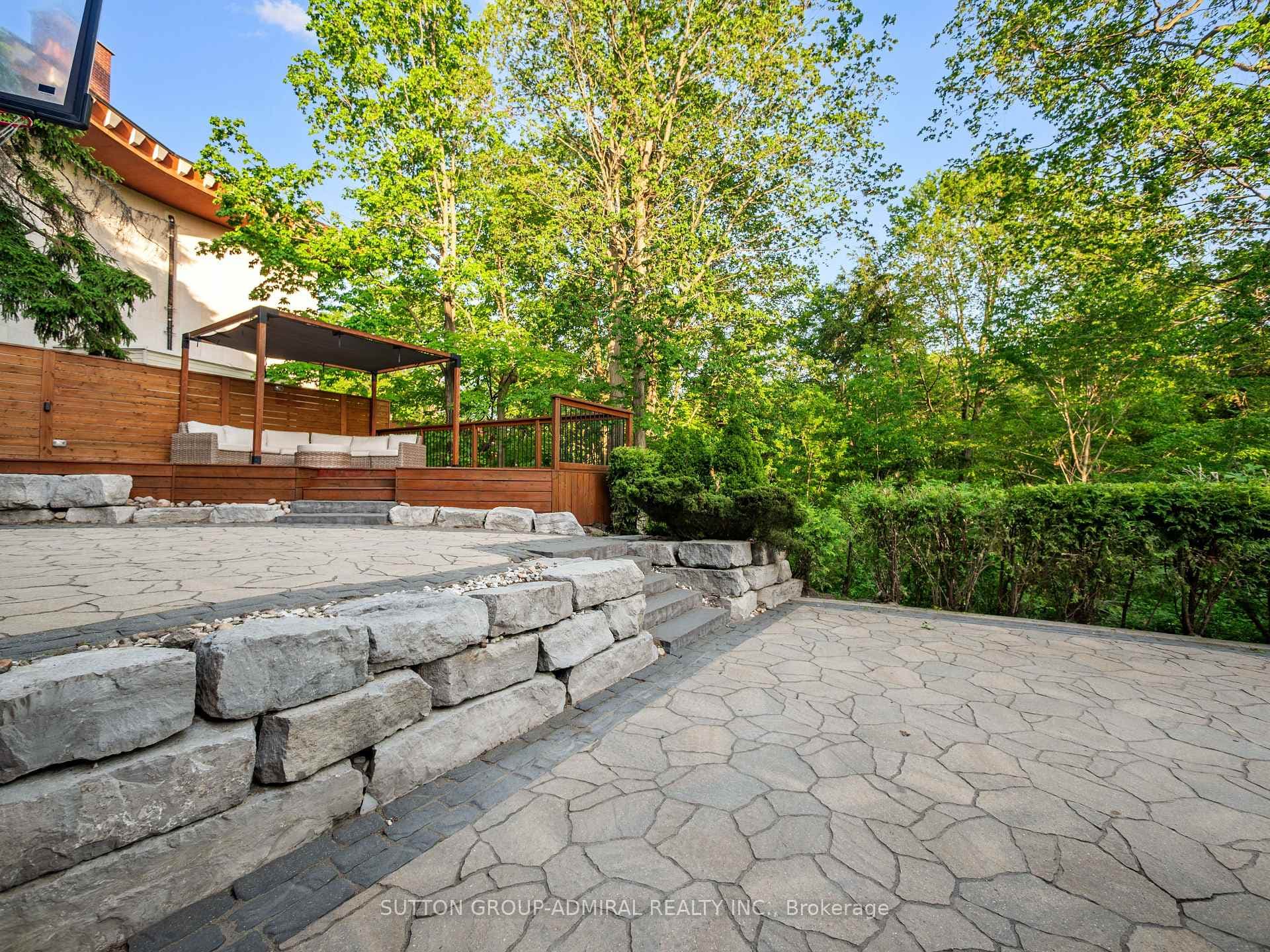 35 Wentworth Avenue photo 41
