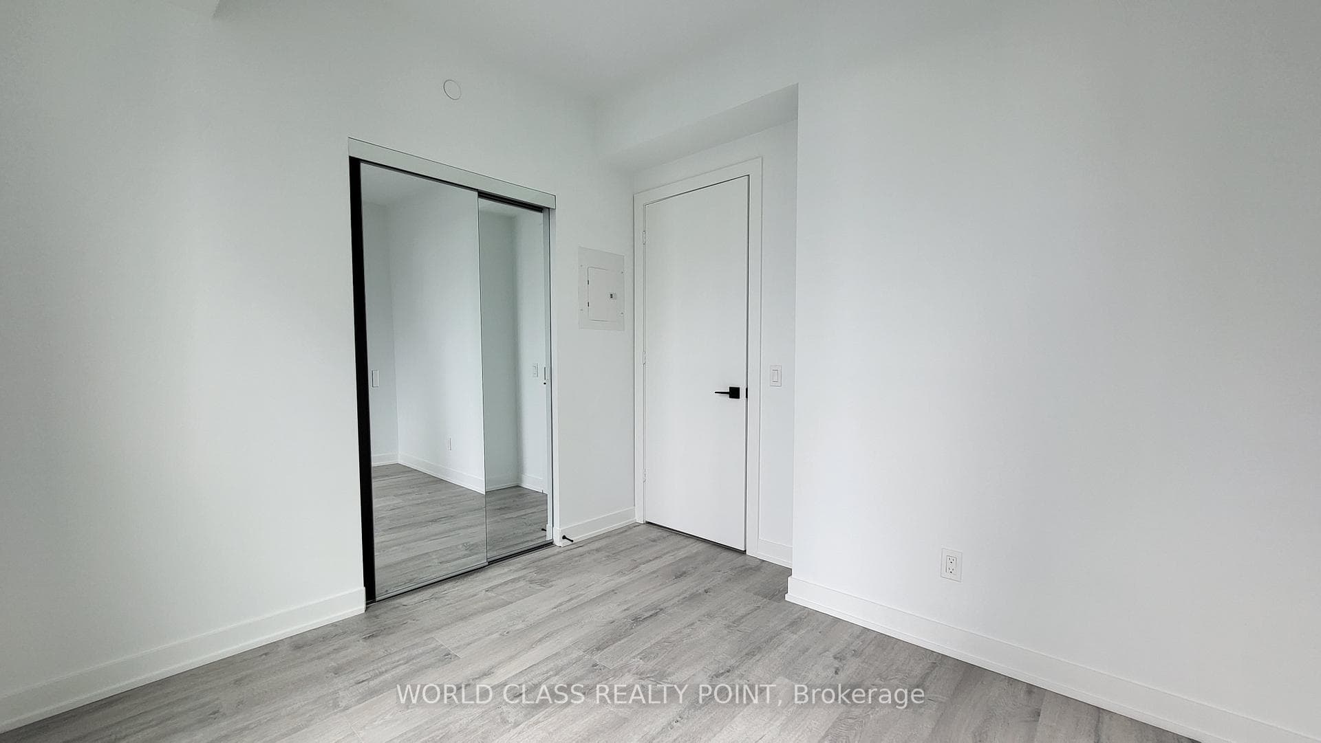 327 King Street Unit 3903 photo 6