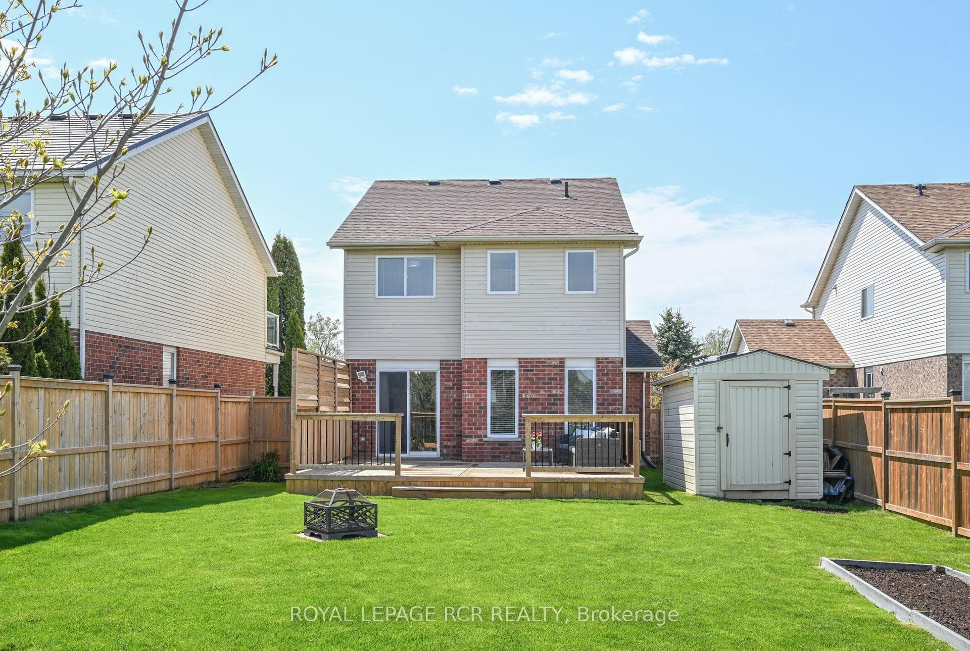 429 Simon Street photo 28