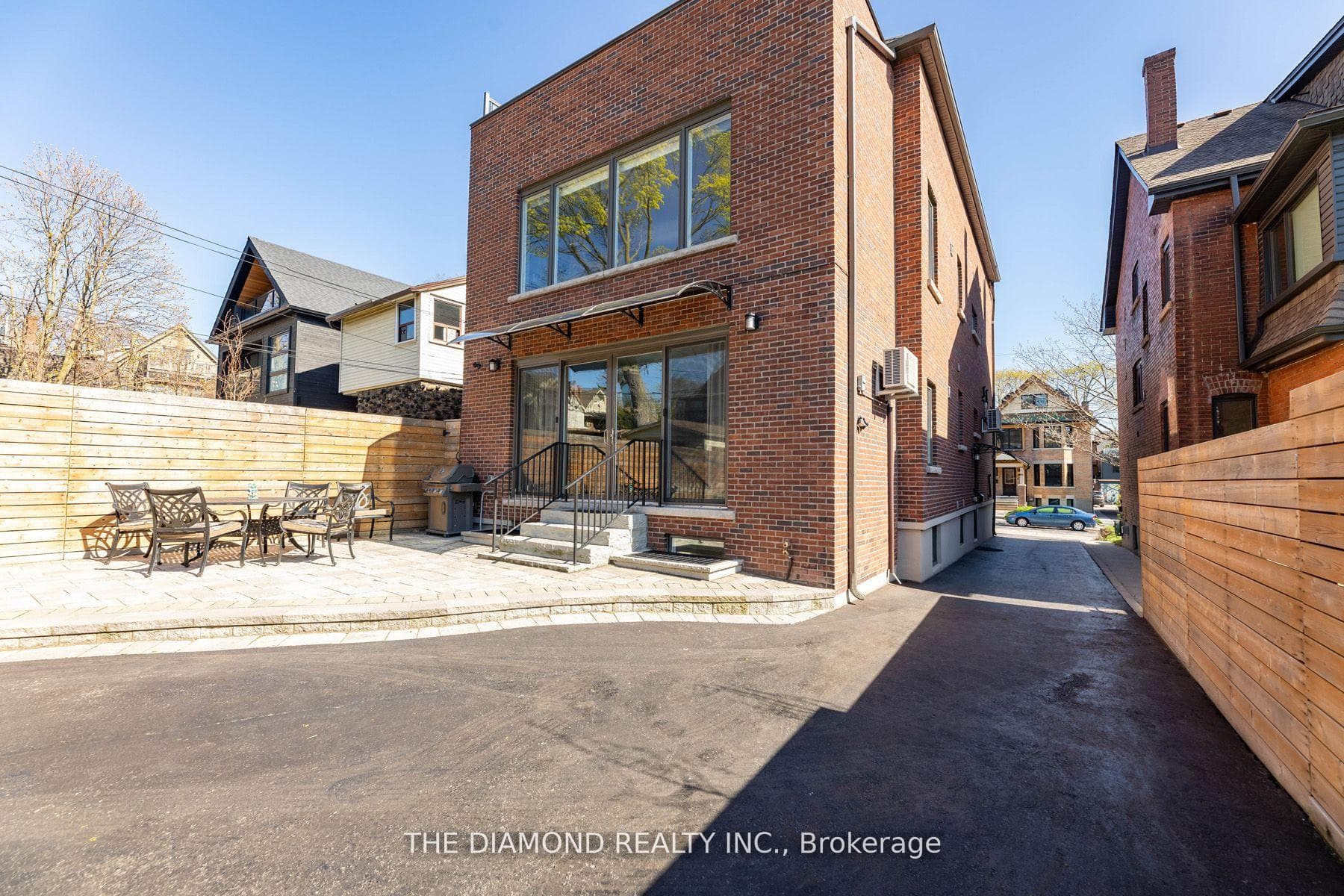 190 Westminster Avenue photo 24