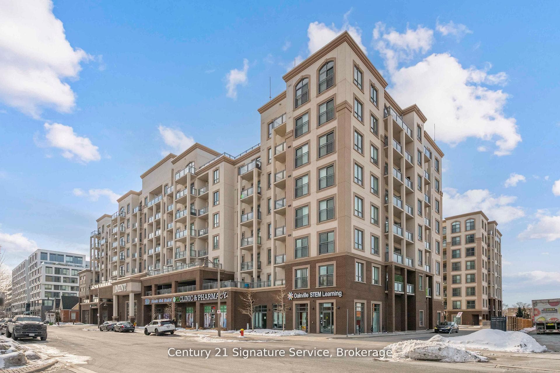2486 Old Bronte Road Unit 405 photo 1