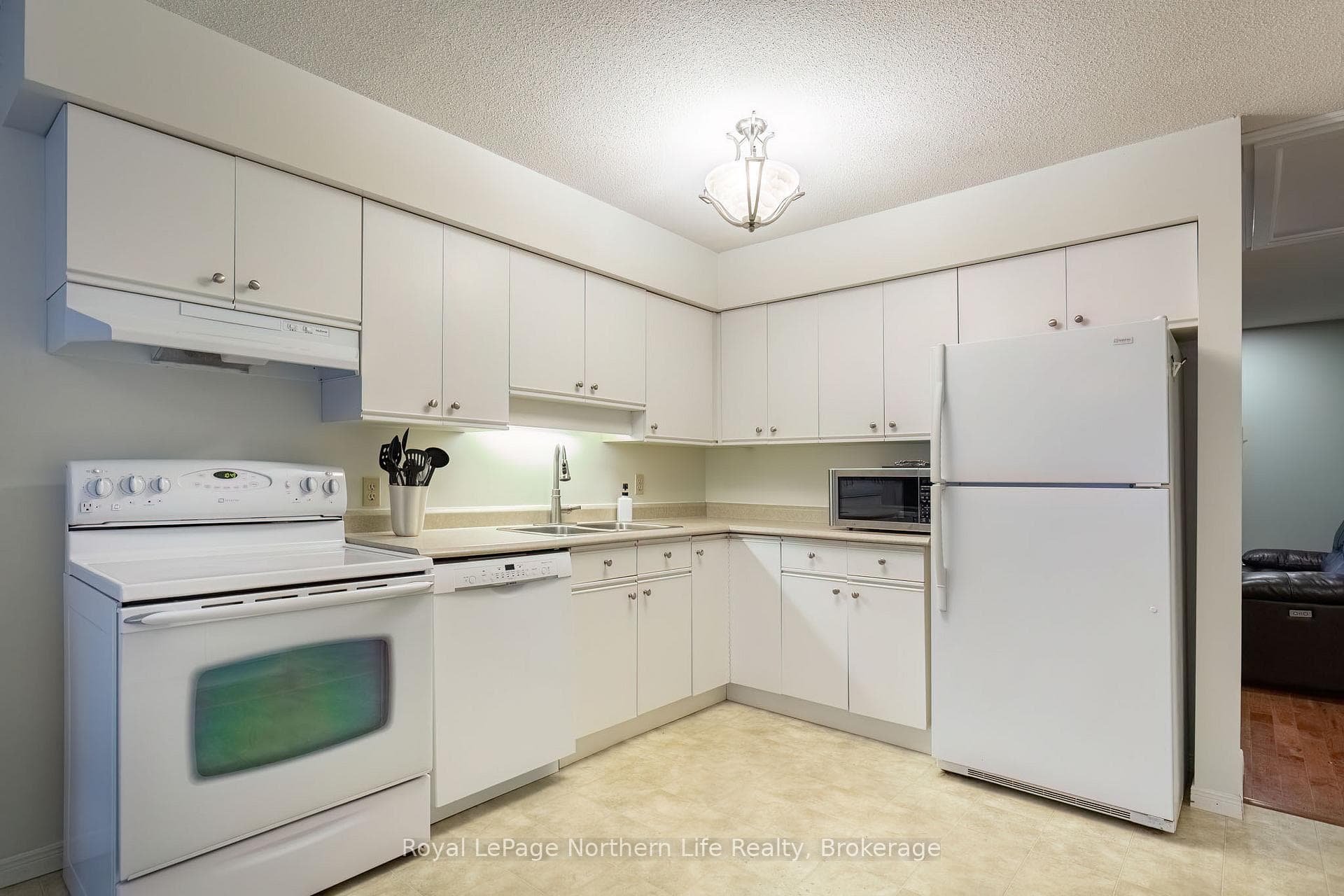 624 Lakeshore Drive Unit 1 photo 10