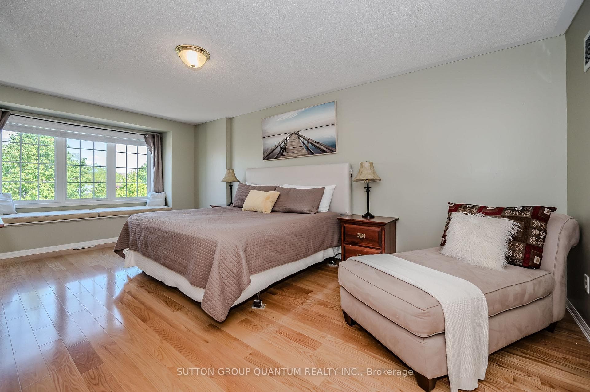944 Hollinrake Crescent photo 27