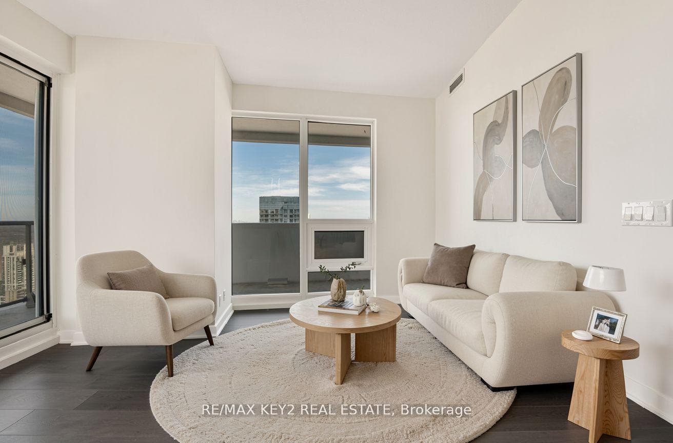 2221 Yonge Street Unit 3402 photo 4