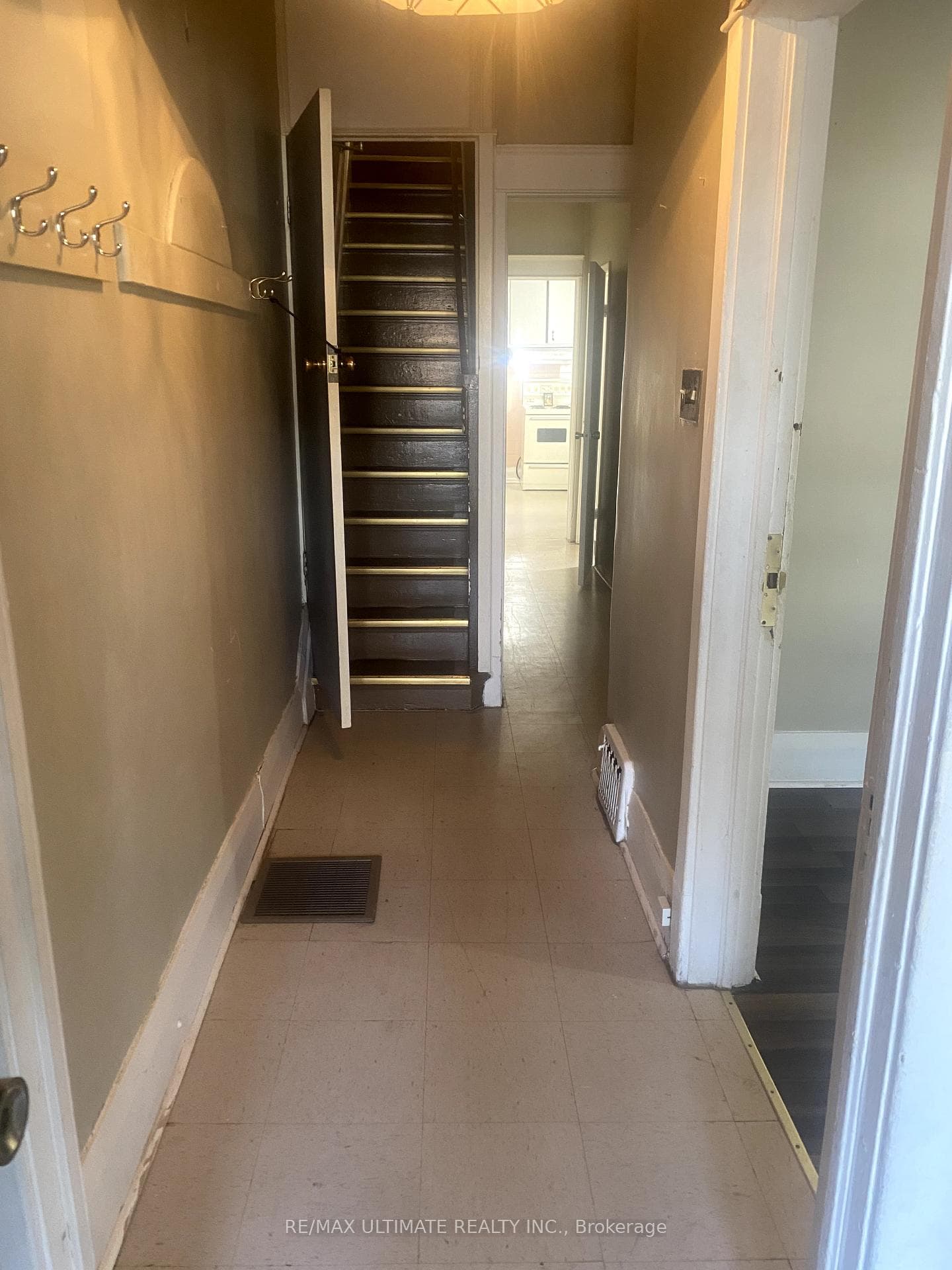29 Silverthorn Avenue photo 9