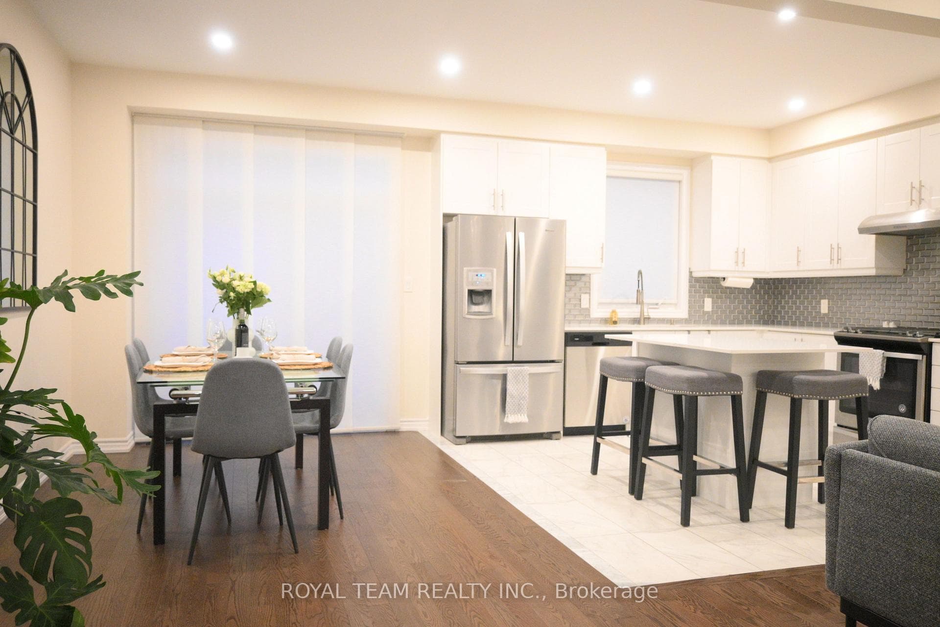 450 Rita's Avenue photo 12