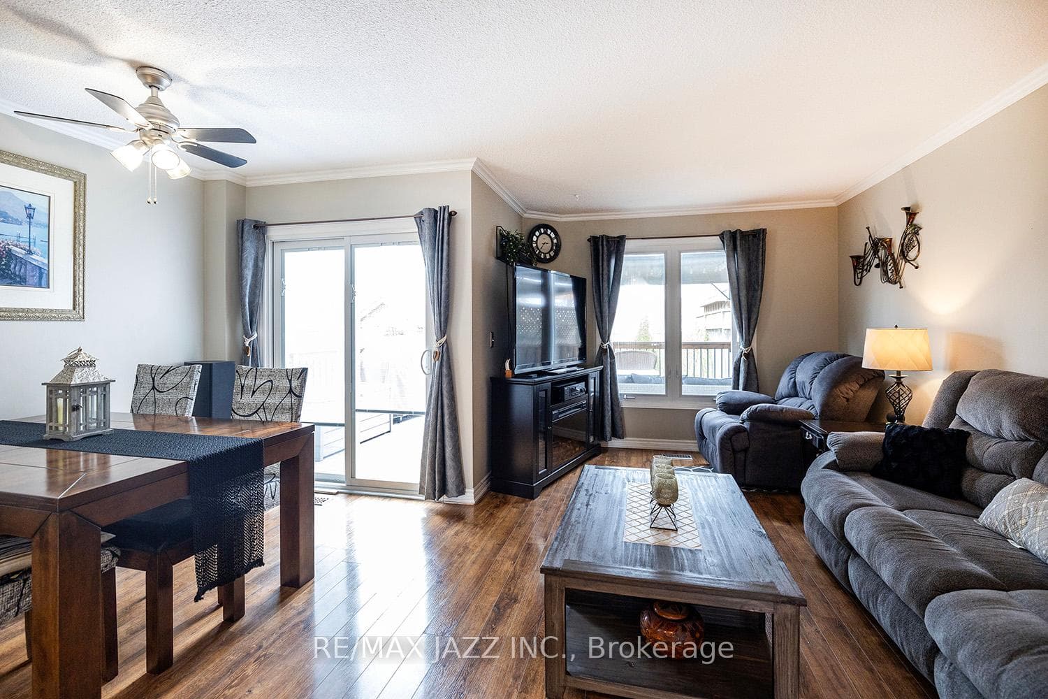 living/dining areas