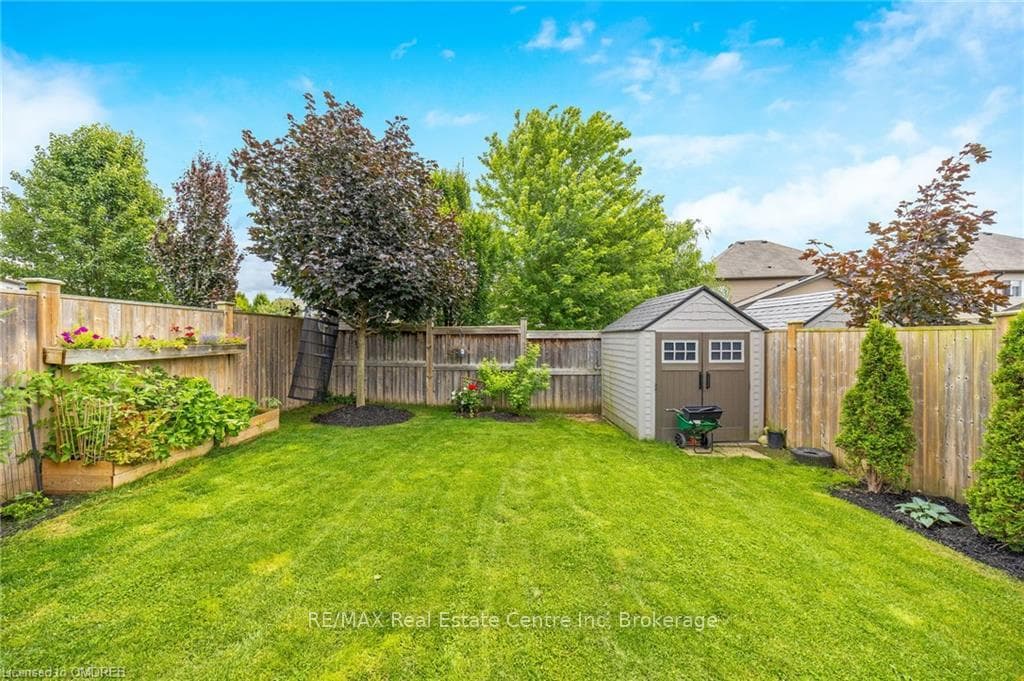 204 HARDCASTLE Drive photo 26