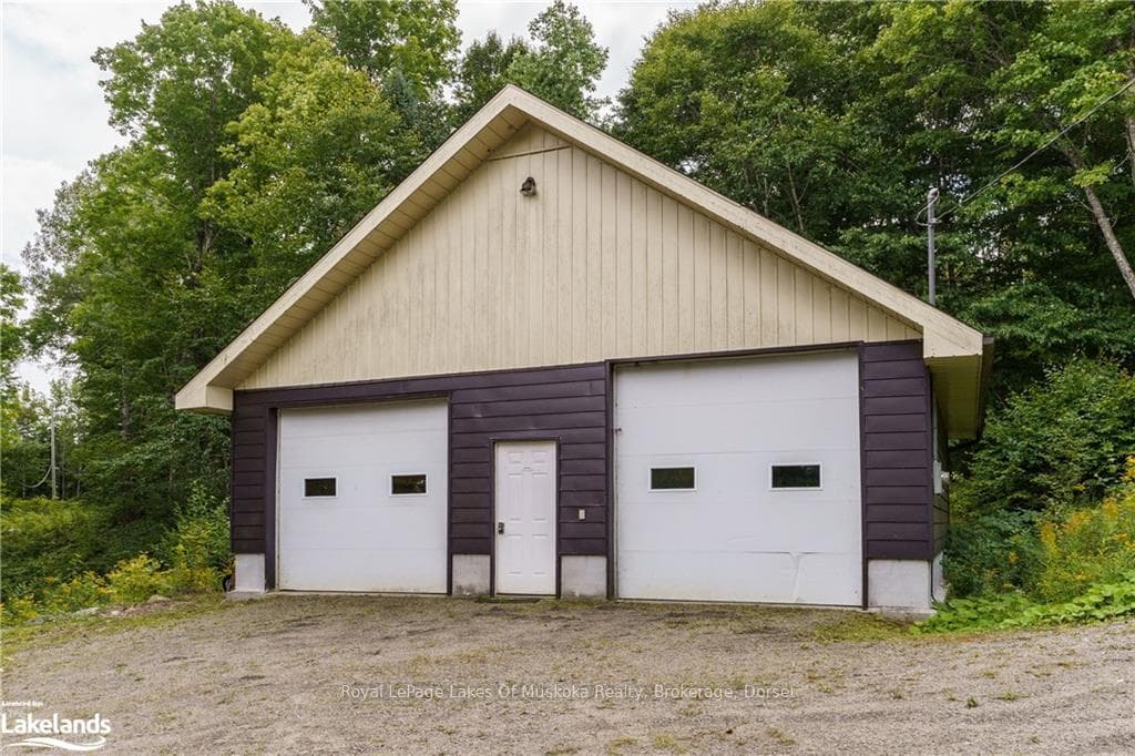 1094 CRUMBY LAKE Drive photo 41