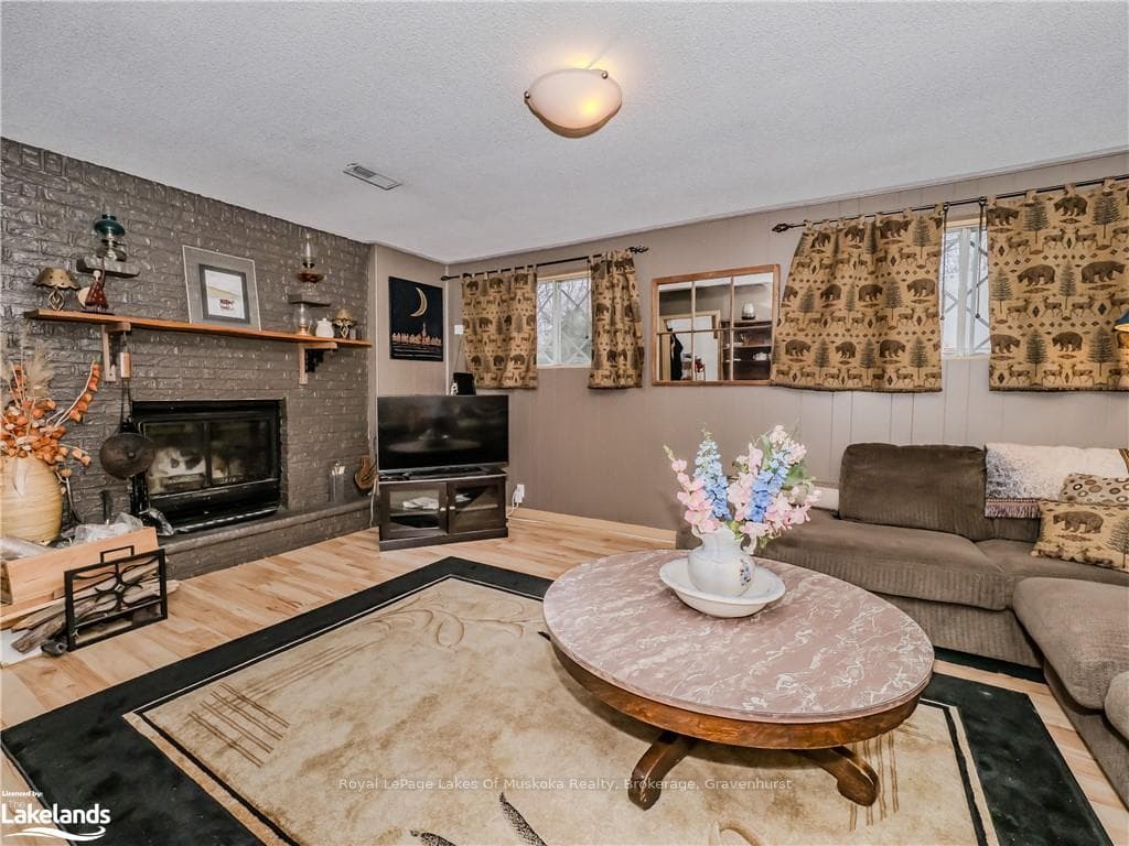 775 SARAH Street photo 26