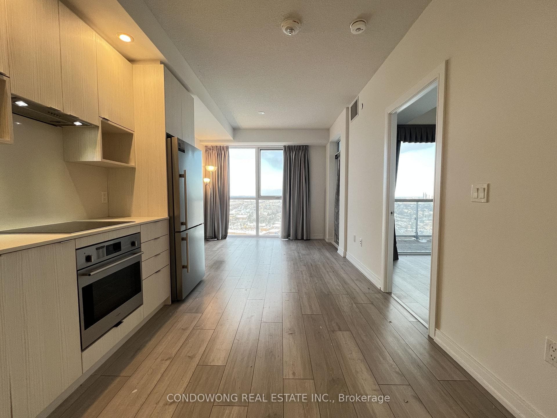 225 Village Green Square Unit 2601 photo 2