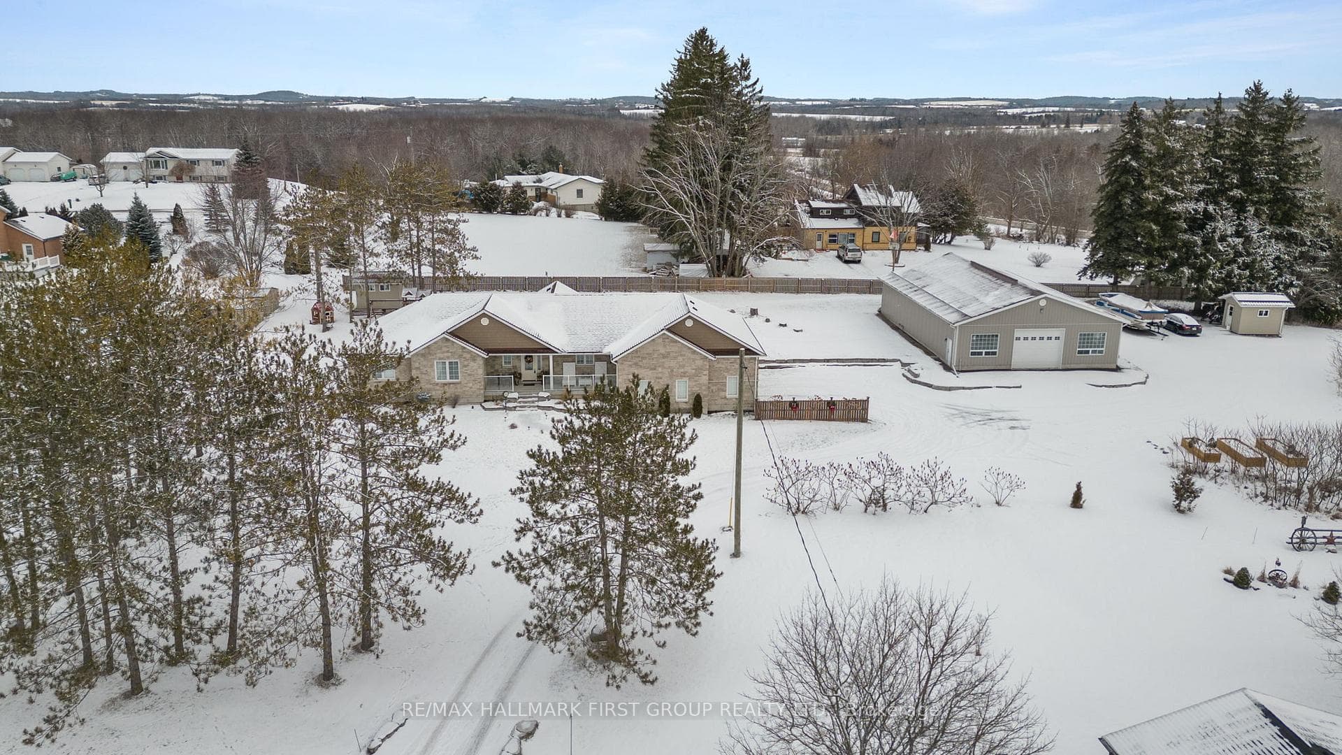 20 Hilltop Court photo 3