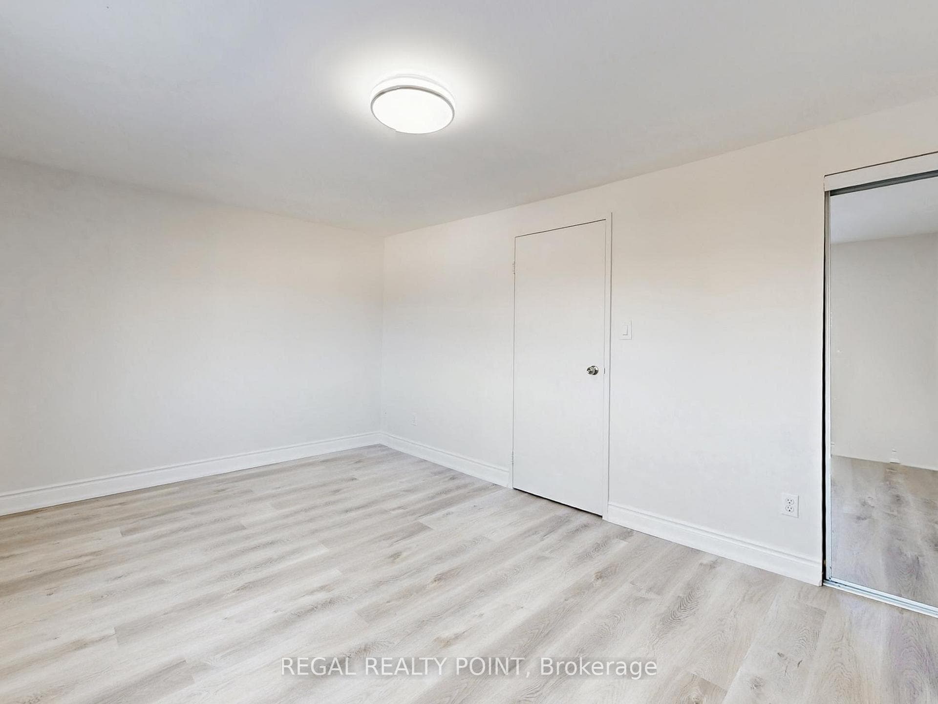 328 Sprucewood Court photo 18
