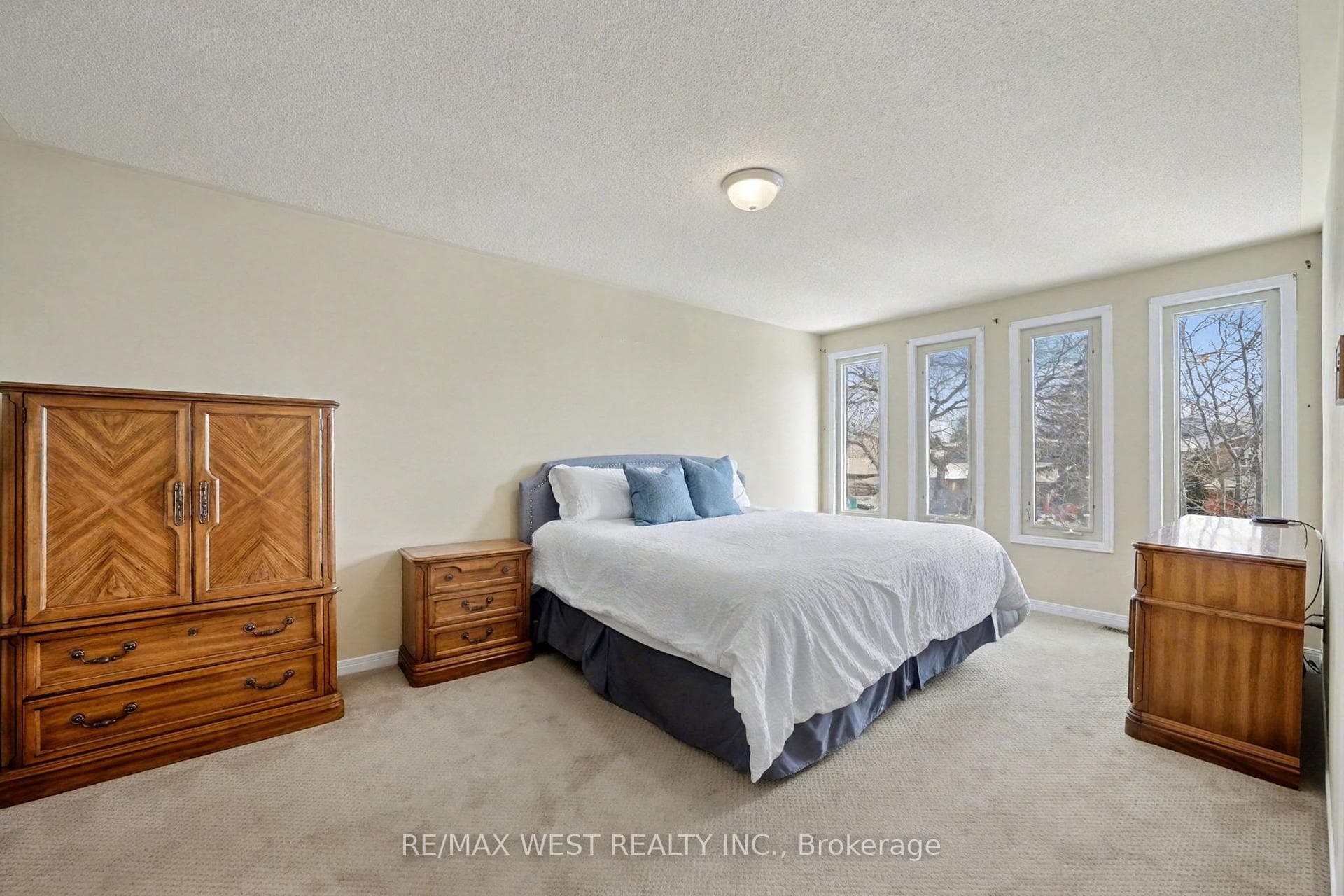 1155 Willowbank Trail photo 9