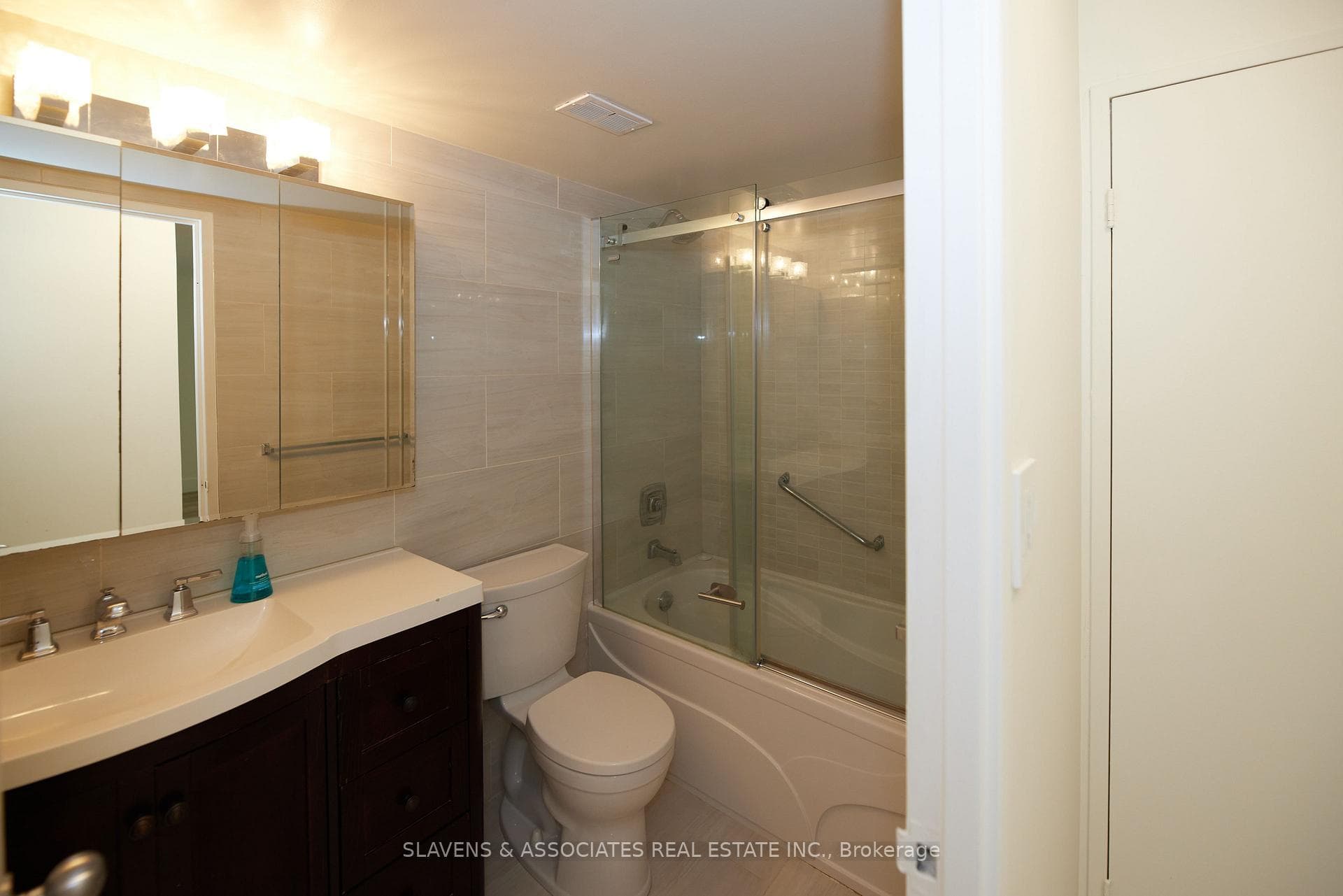 22 Shallmar Boulevard Unit 305 photo 10