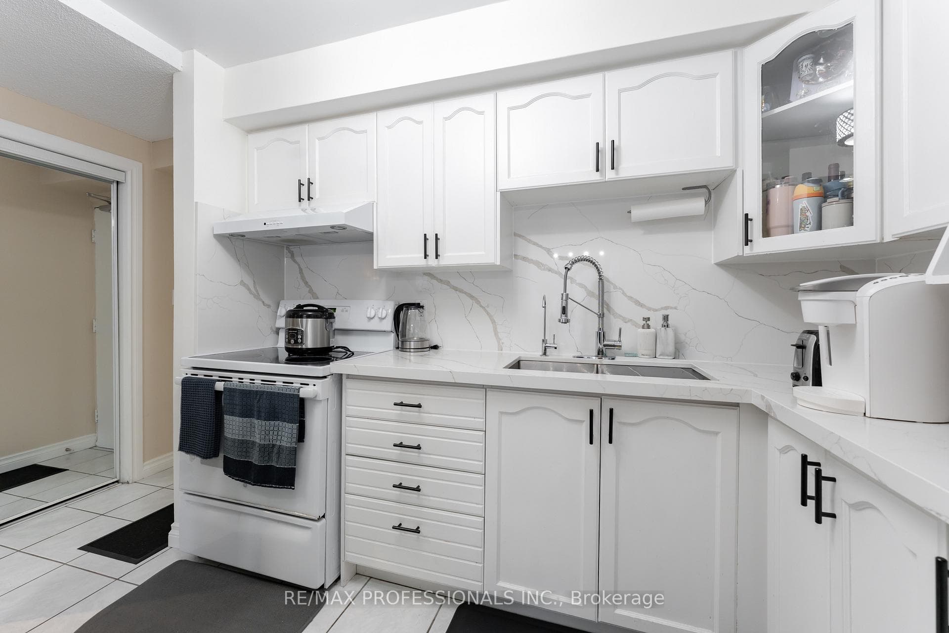 75 Glenburn Court Unit 111 photo 7