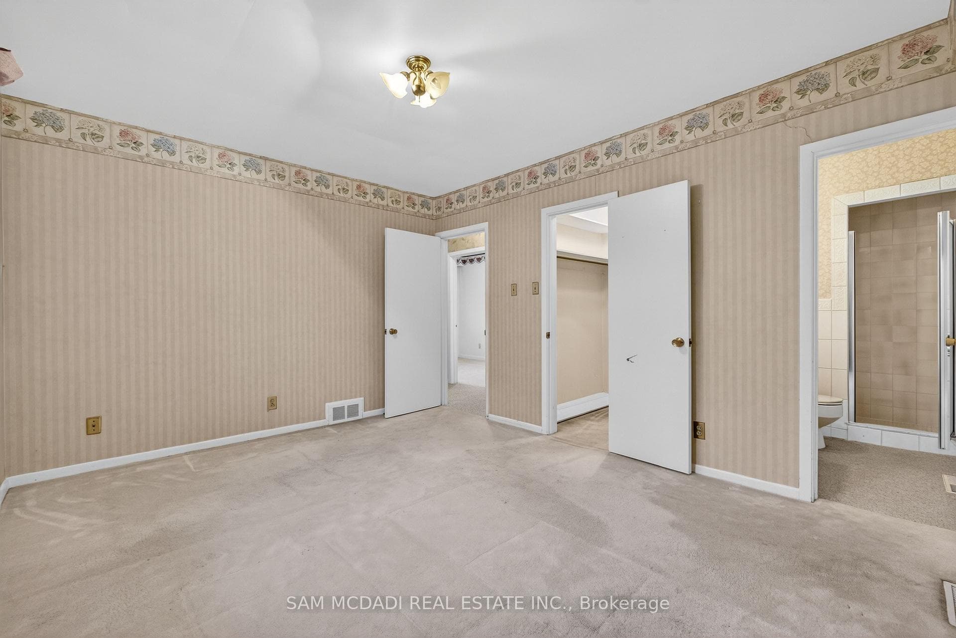 521 Vanessa Crescent photo 25