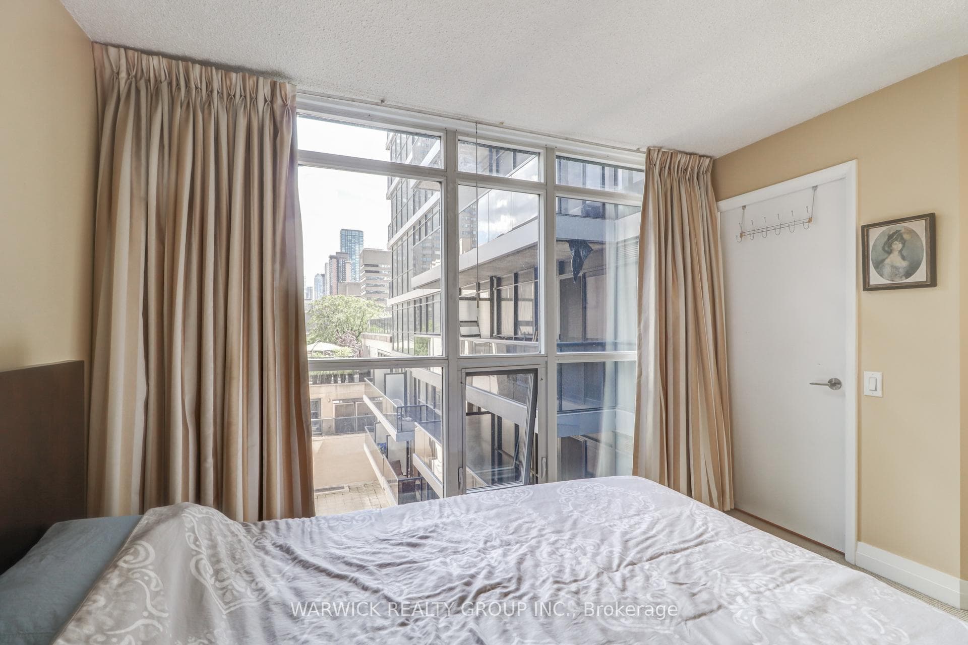 25 Carlton Street Unit 509 photo 18