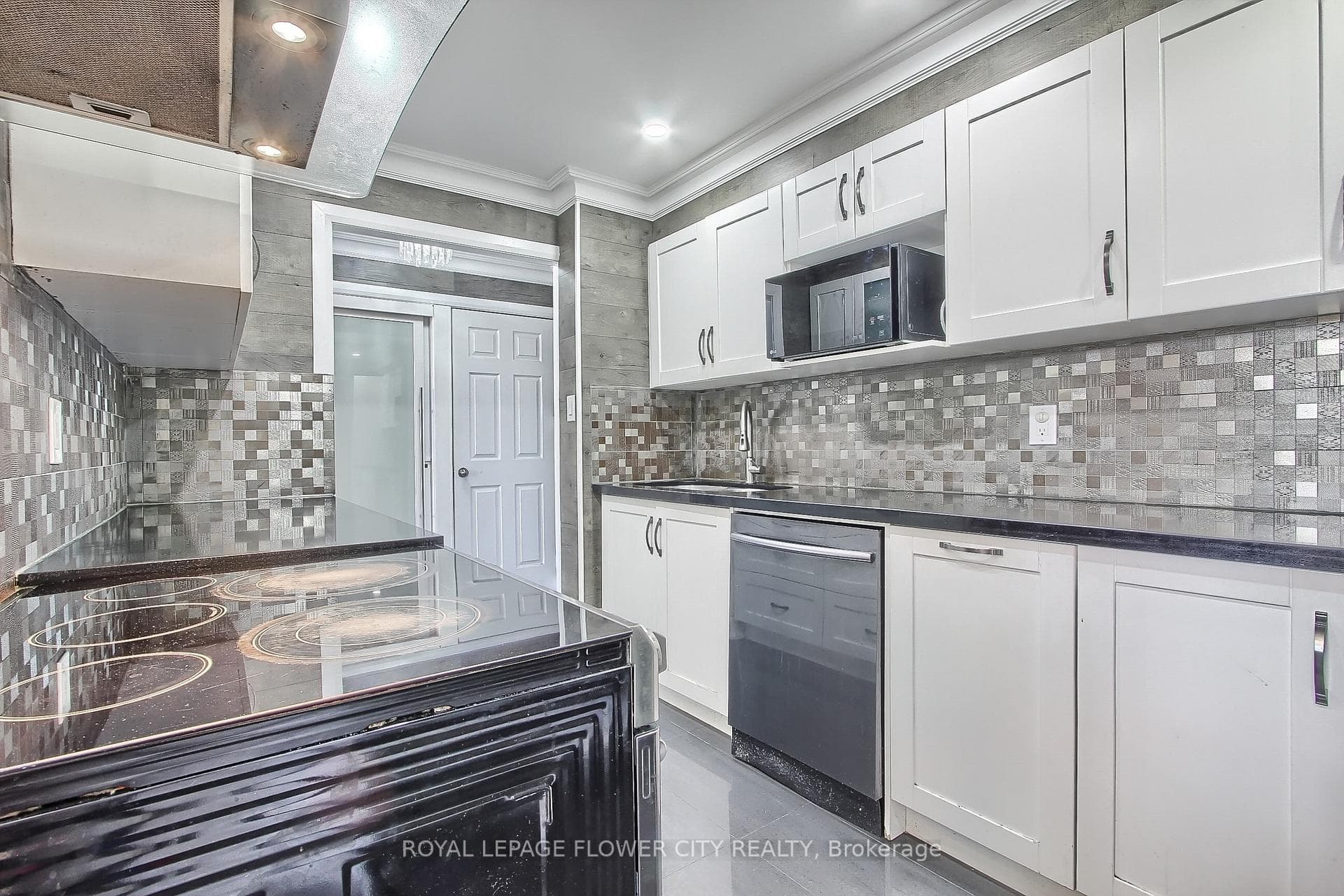 2825 Islington Avenue Unit 210 photo 13