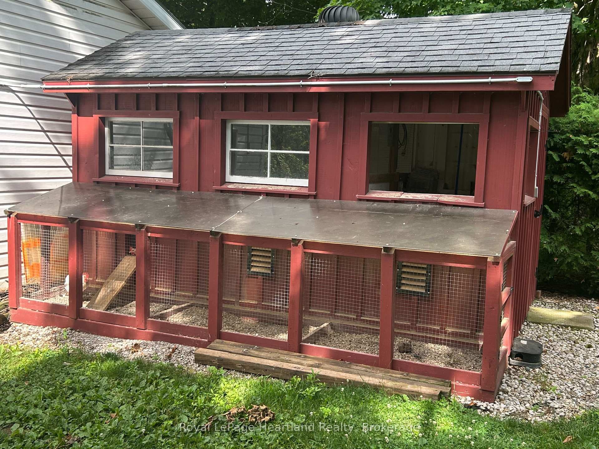 118 ISAAC Street photo 29