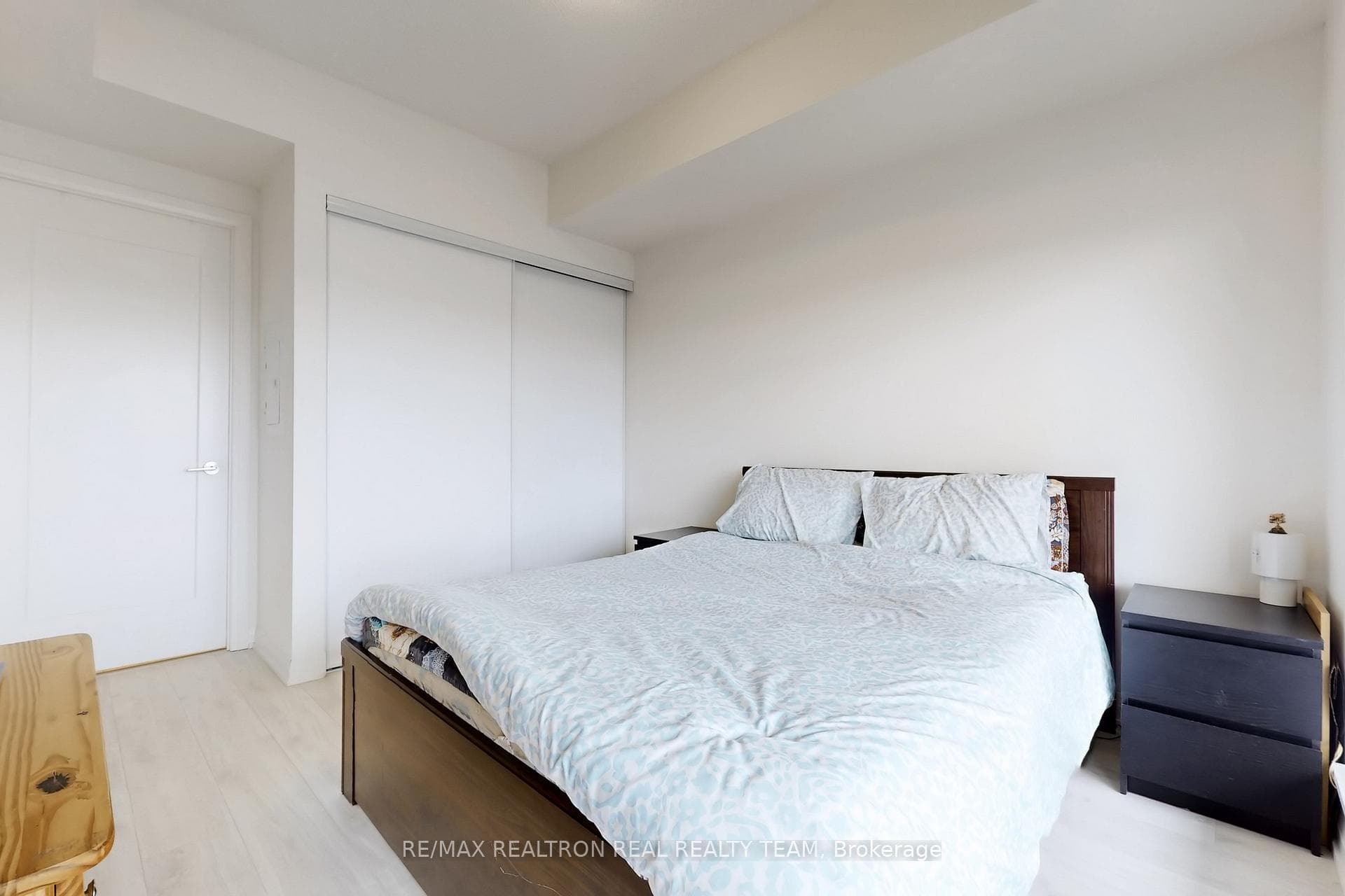 8960 Jane Street Unit 207 photo 19