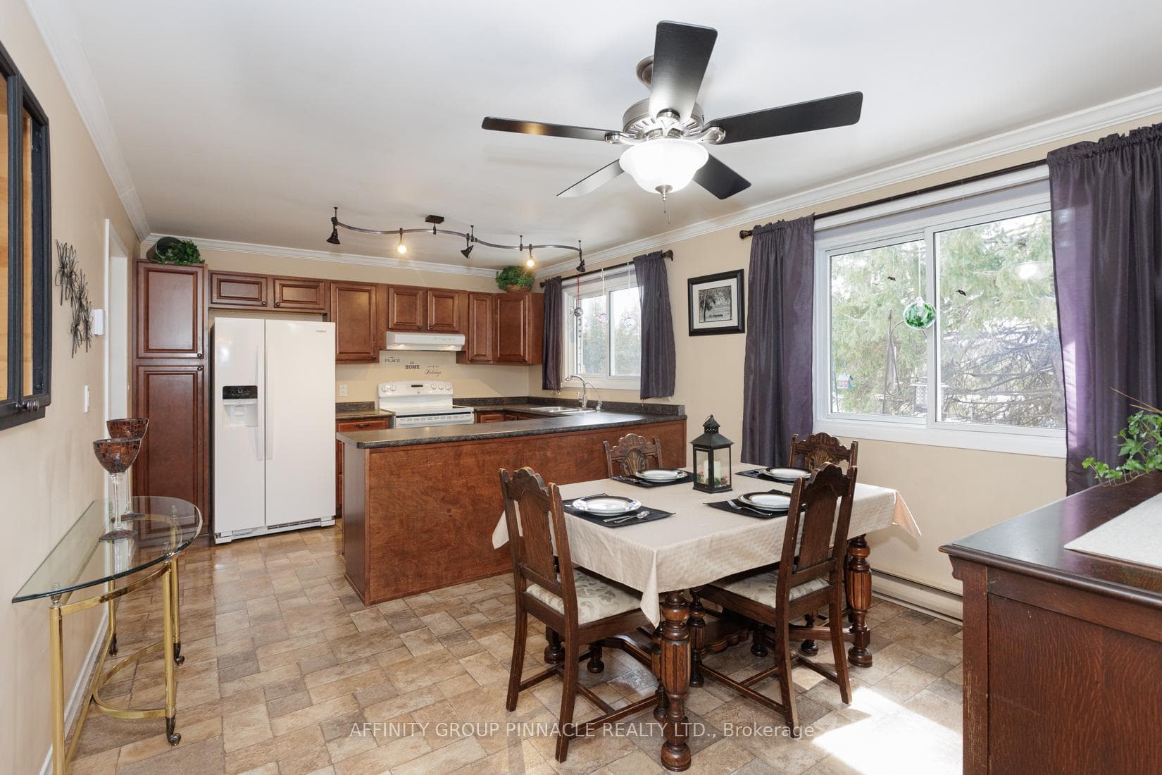 1059 Woodville Road photo 7