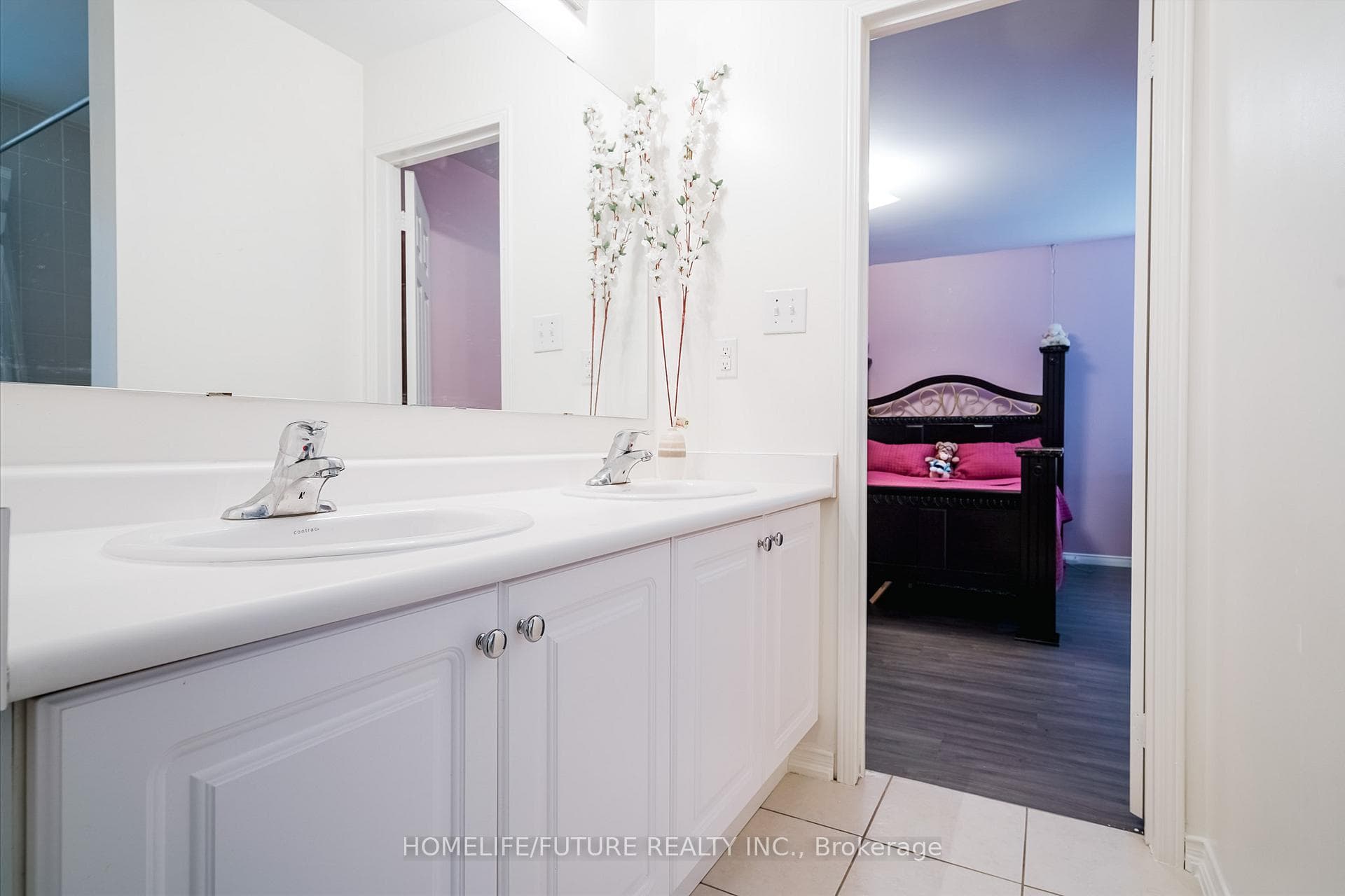 14 Mosely Crescent photo 32