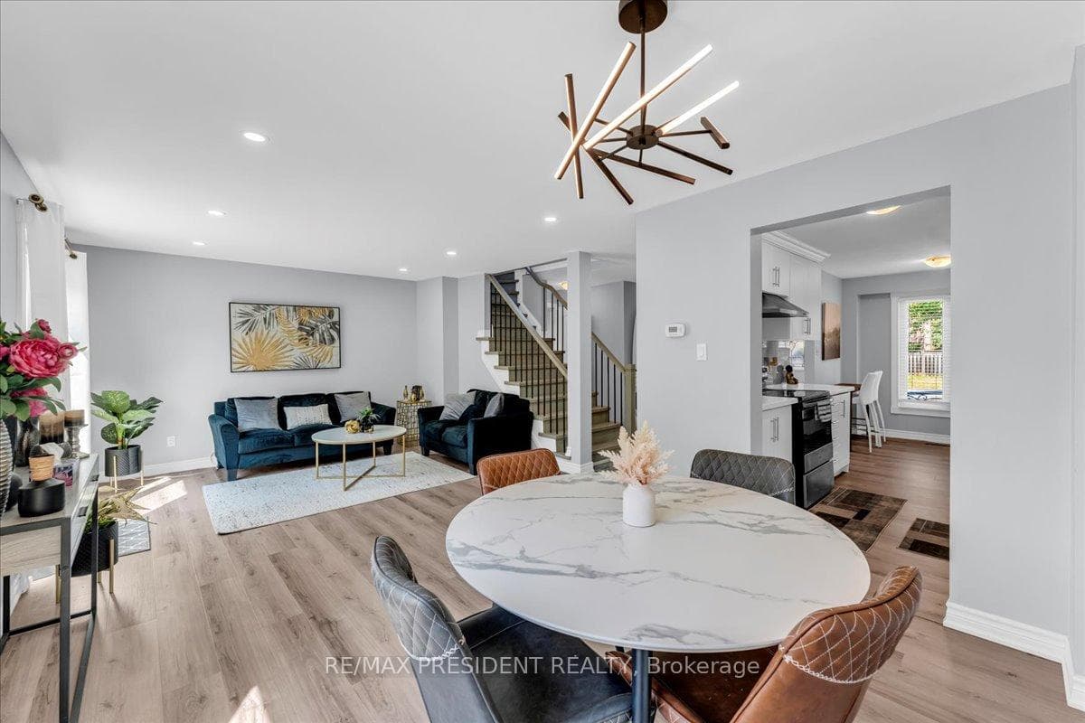 68 Majestic Crescent photo 11
