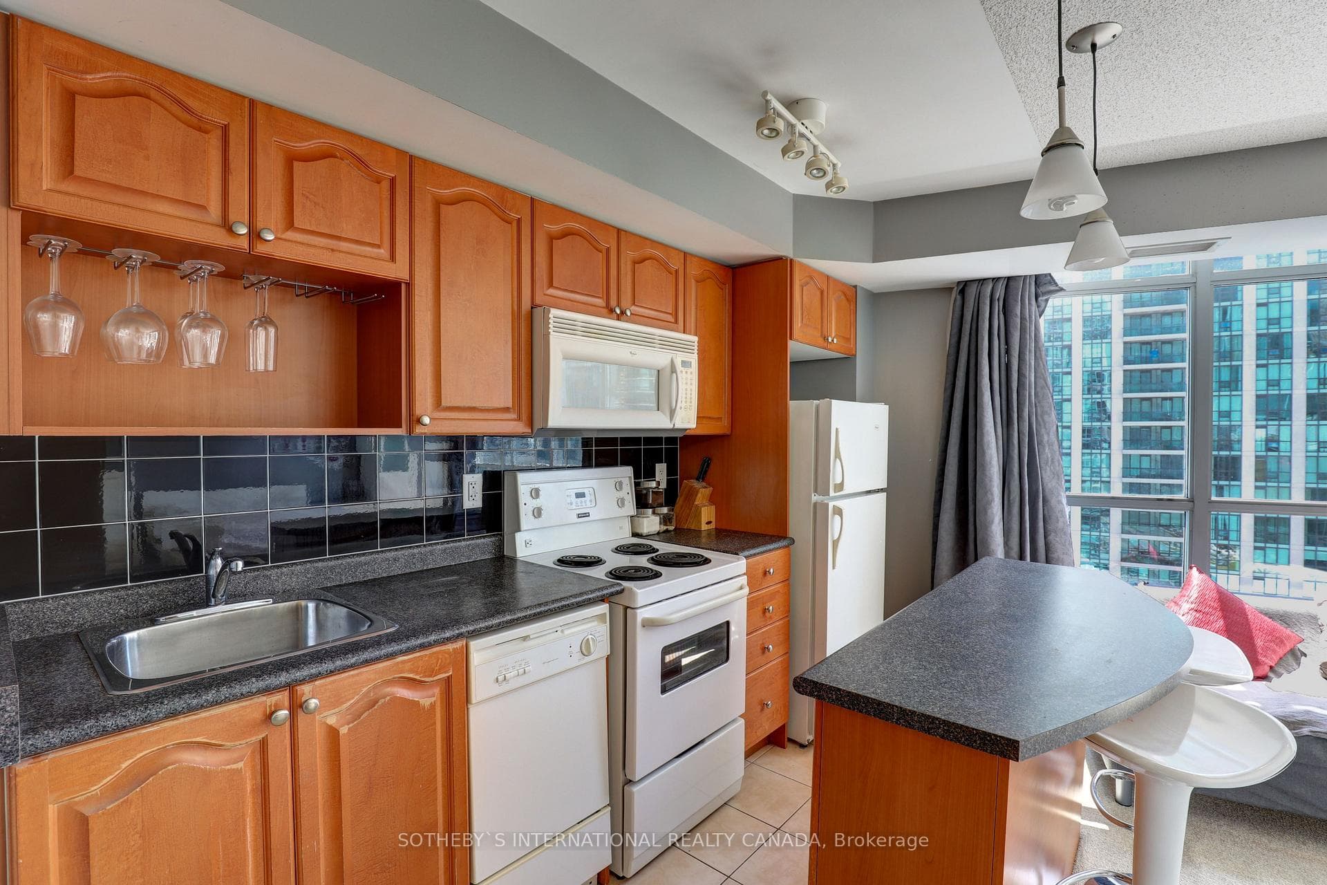 18 Yonge Street Unit 1512 photo 5